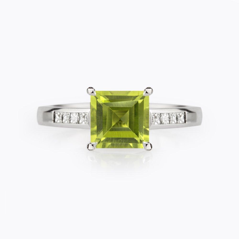 Prsten s olivínem a diamanty 02, diamant, bílé zlato — Zlatnictví Vaněk Kolín