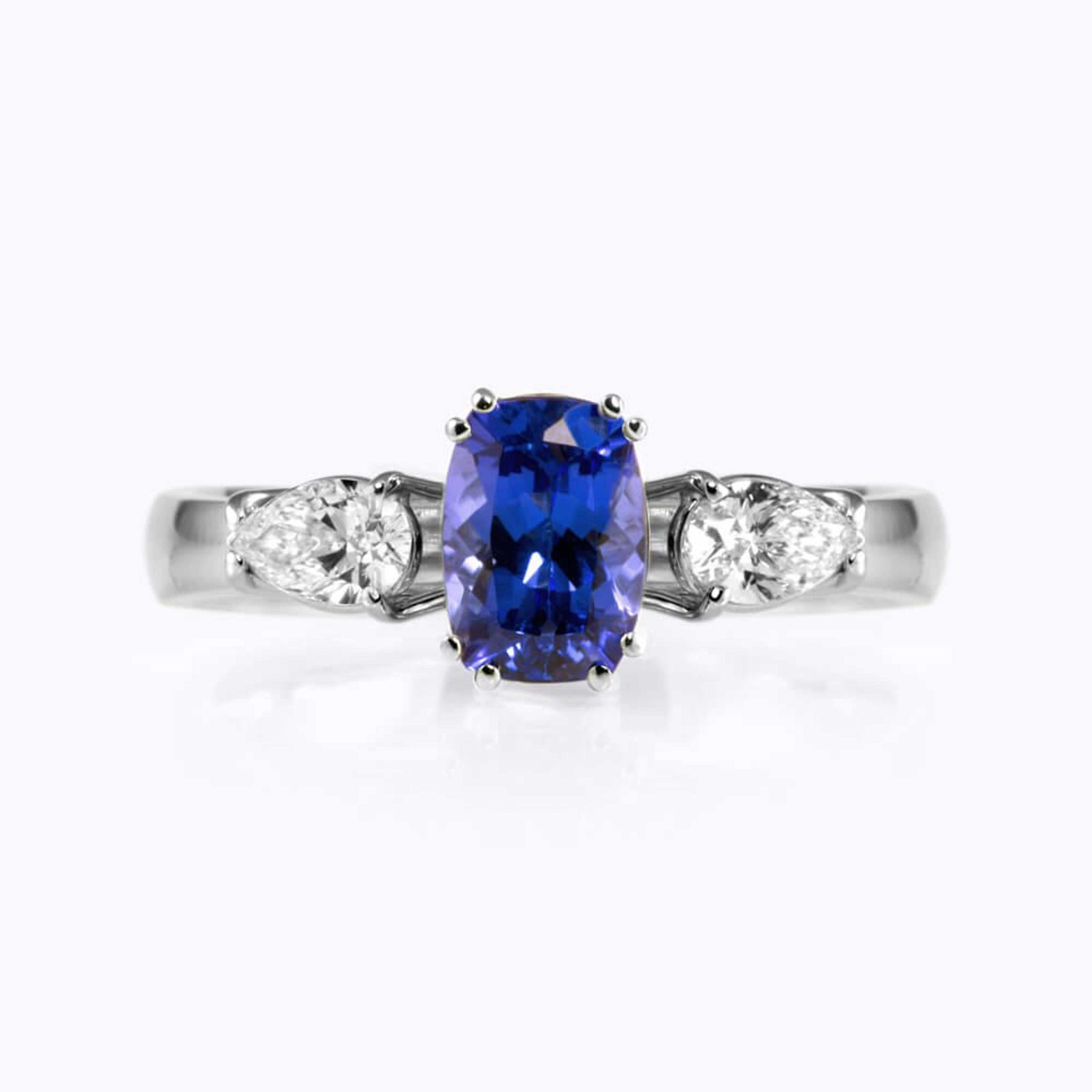 Prsten s tanzanitem a diamanty 02, diamant, bílé zlato — Zlatnictví Vaněk Kolín