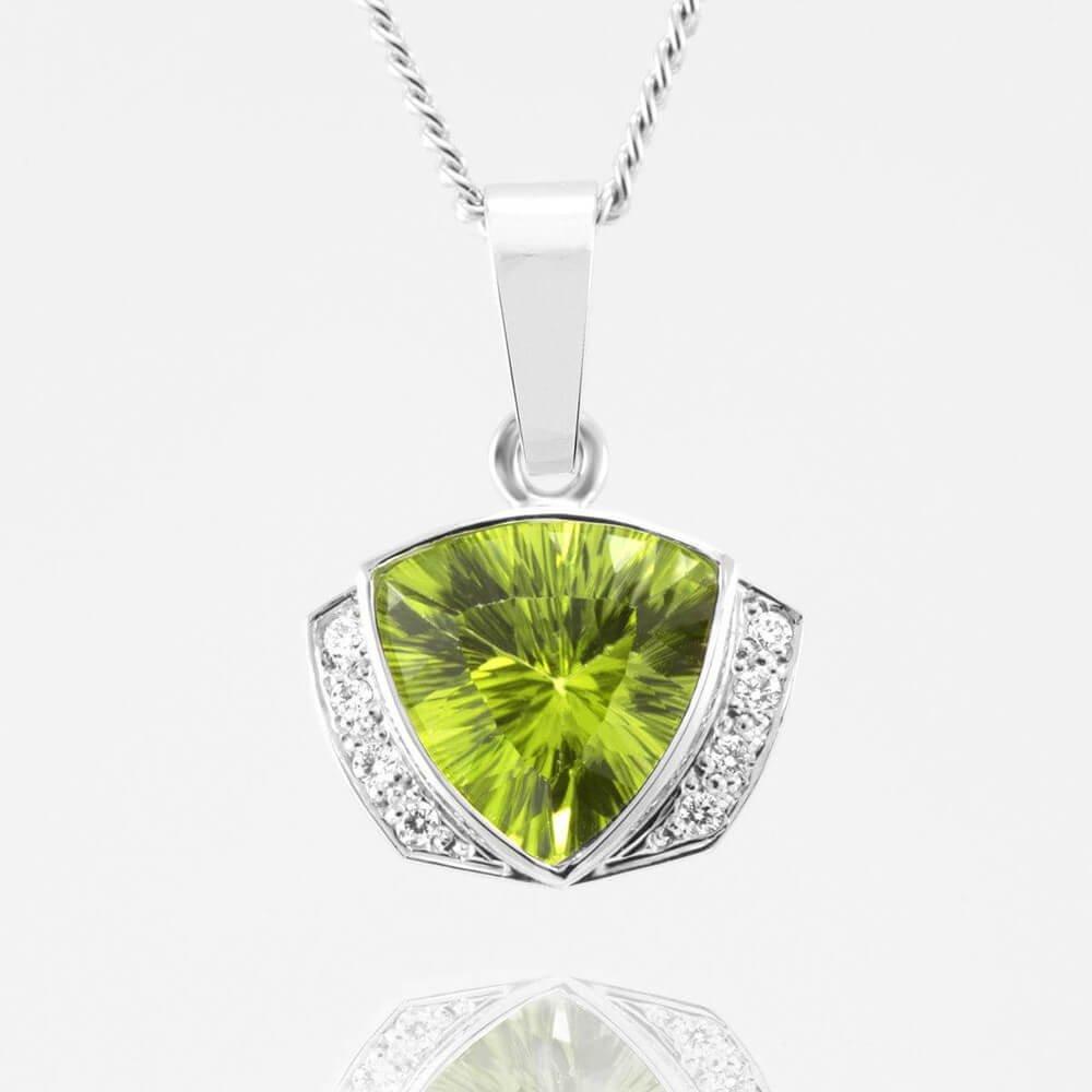 Přívěsek s olivínem a diamanty 01, diamant, bílé zlato — Zlatnictví Vaněk Kolín