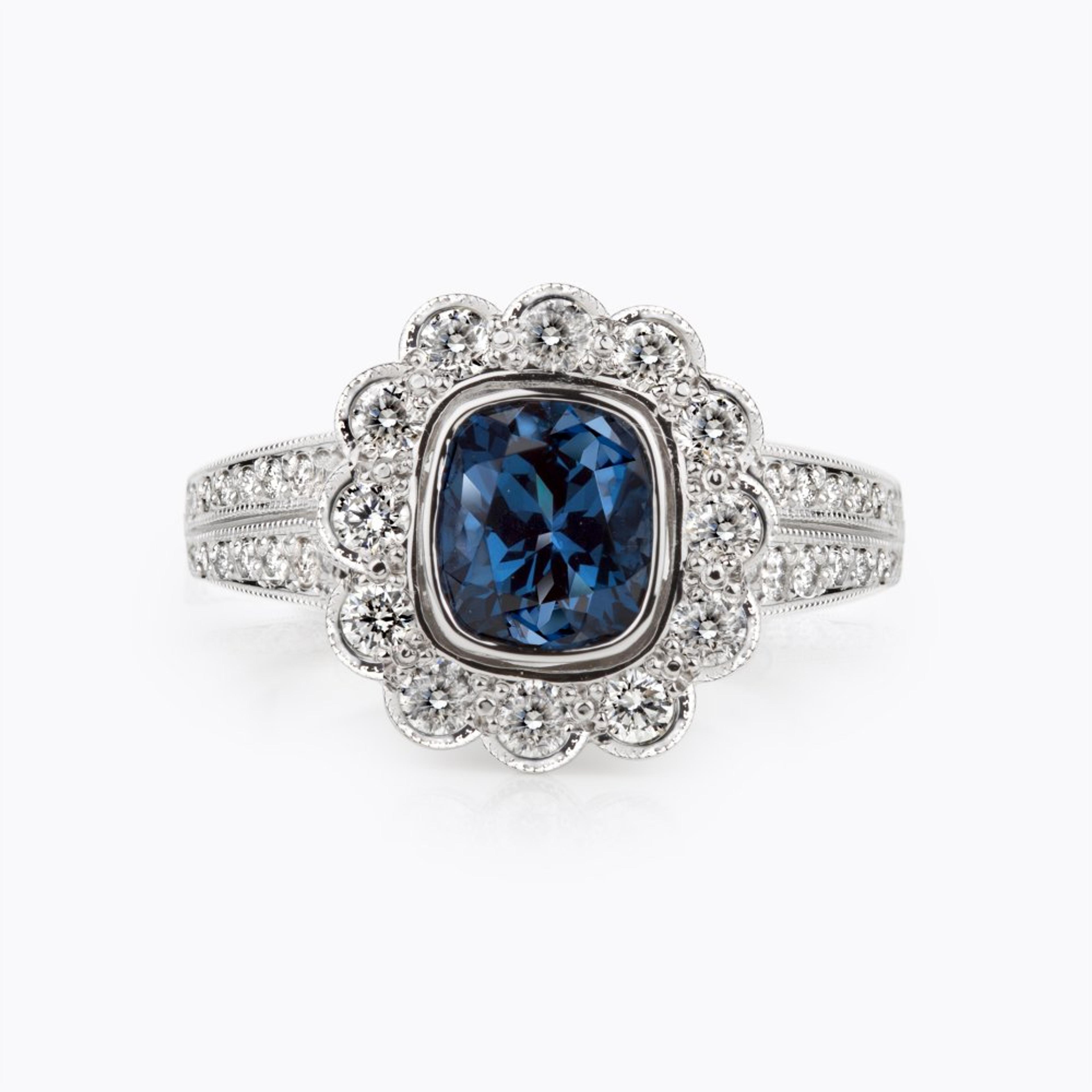 Prsten se spinelem a diamanty 05, diamant, bílé zlato — Zlatnictví Vaněk Kolín
