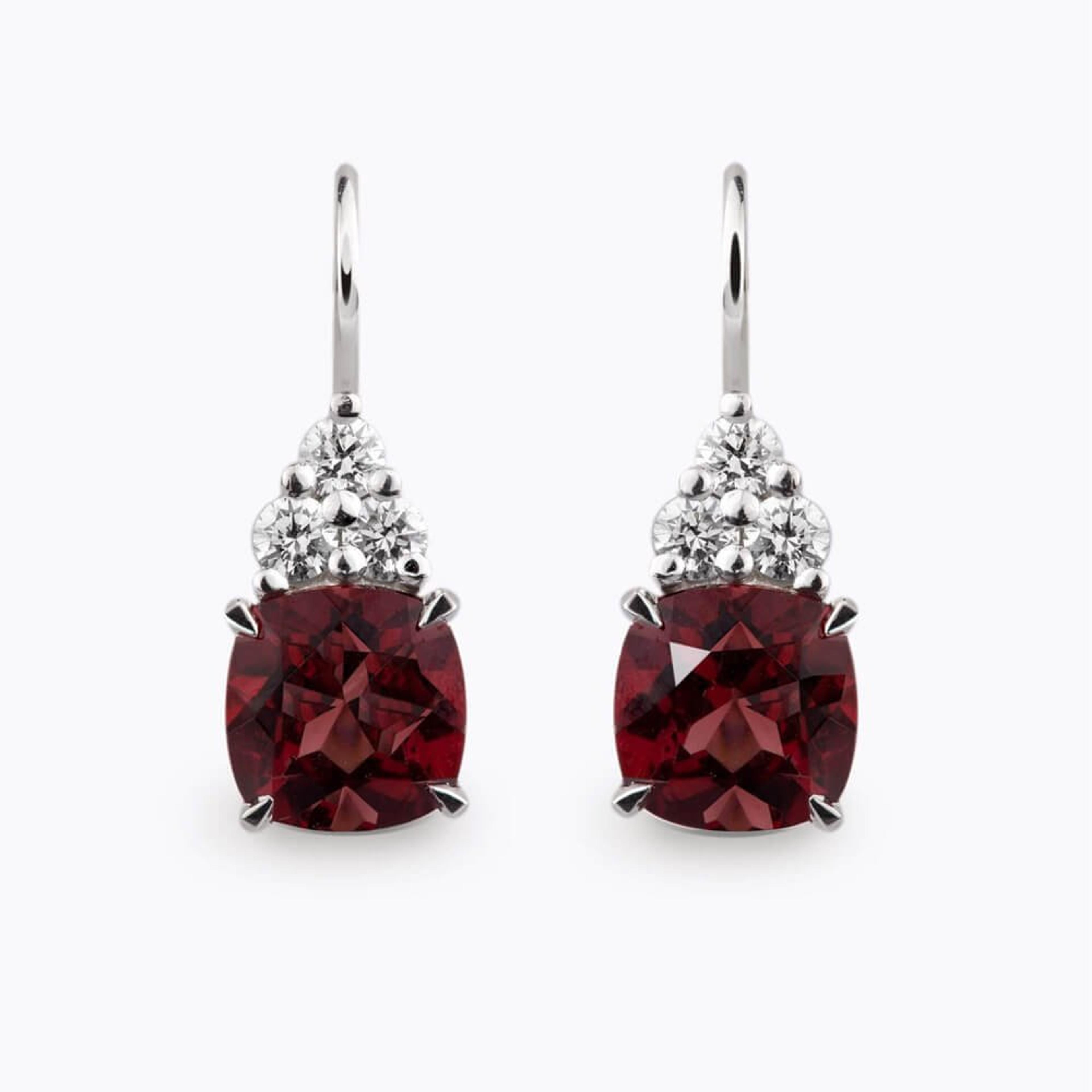 Náušnice s granáty a diamanty 02, diamant, bílé zlato — Zlatnictví Vaněk Kolín