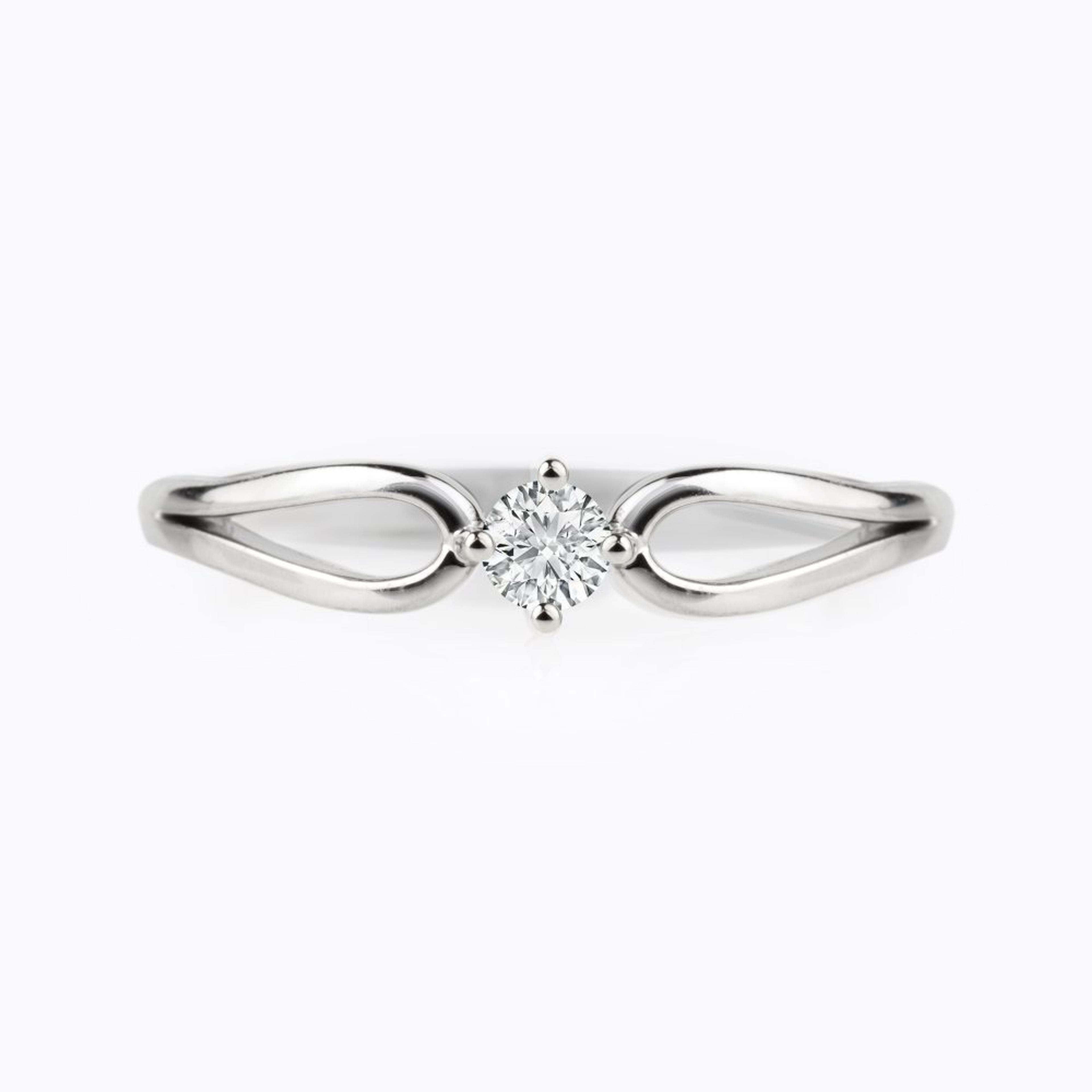 Diamantový prsten 136, diamant, bílé zlato — Zlatnictví Vaněk Kolín