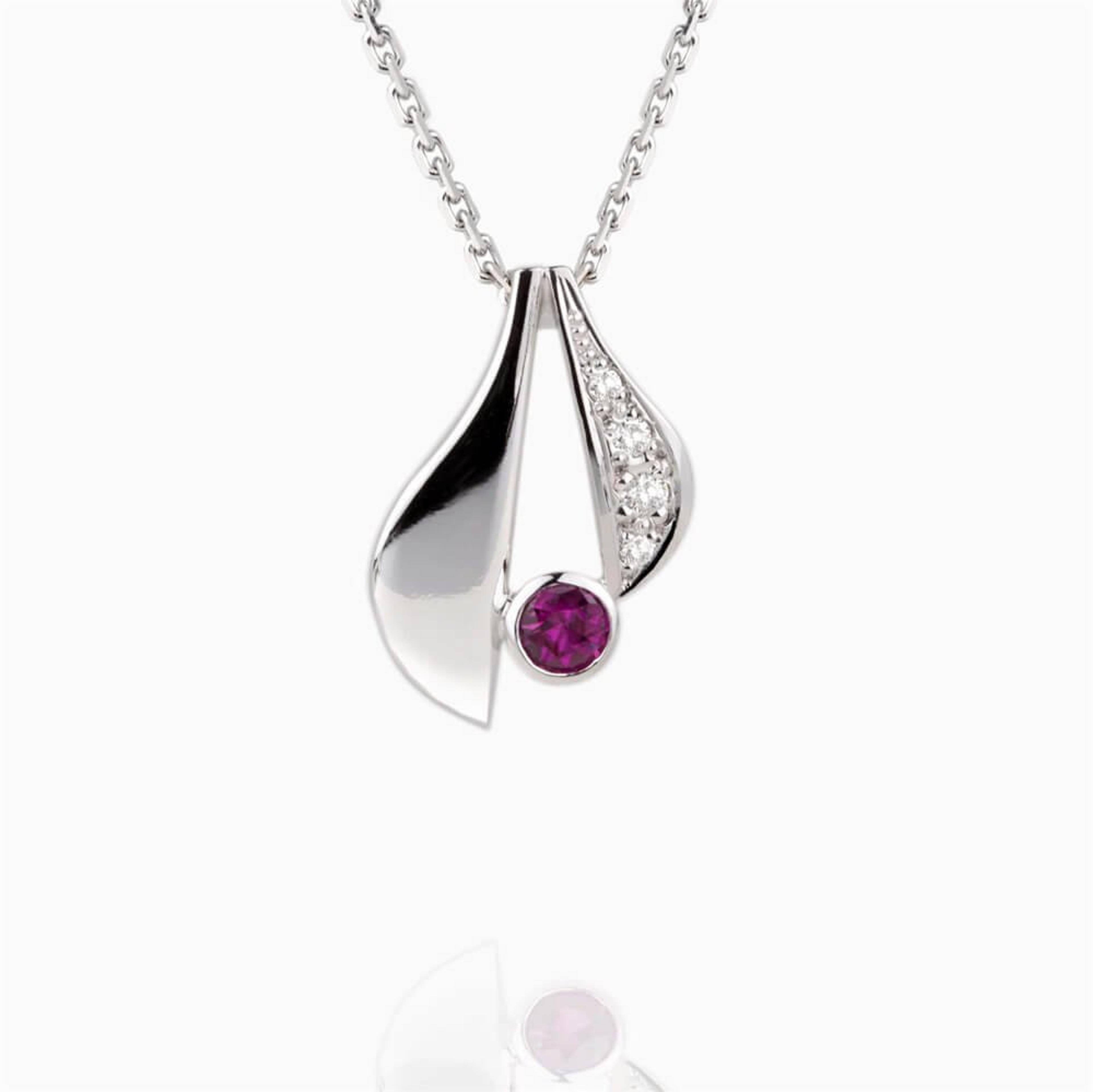 Přívěsek s rubínem a diamanty 02, diamant, bílé zlato — Zlatnictví Vaněk Kolín