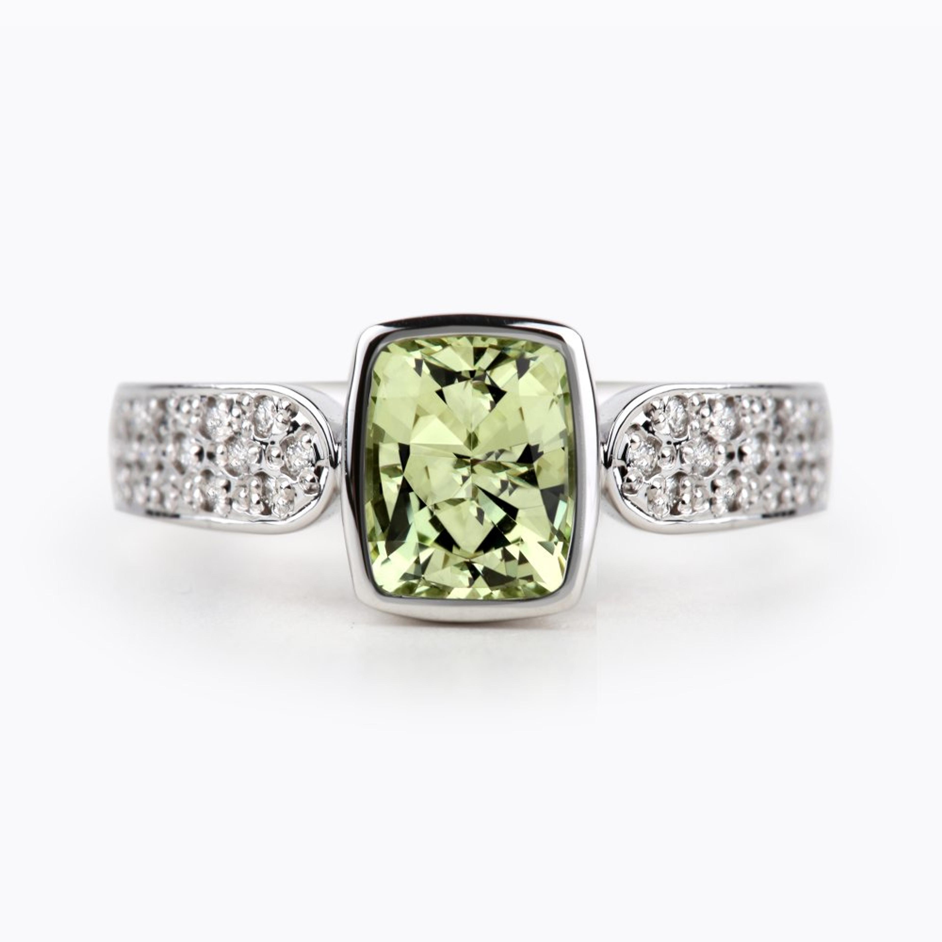 Prsten s chrysoberylem a diamanty 03, diamant, bílé zlato — Zlatnictví Vaněk Kolín