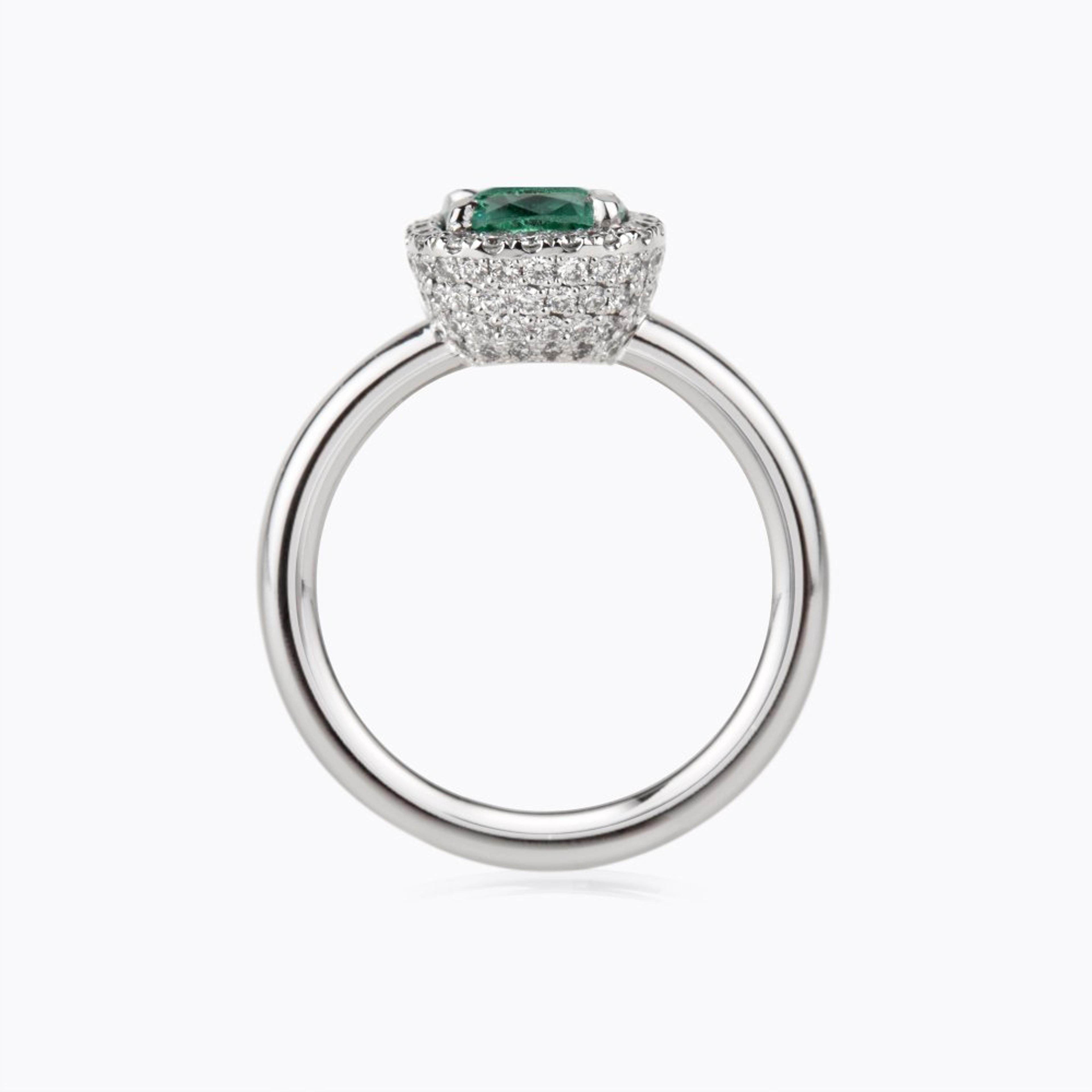 Prsten se smaragdem a diamanty 09, diamant, bílé zlato — Zlatnictví Vaněk Kolín