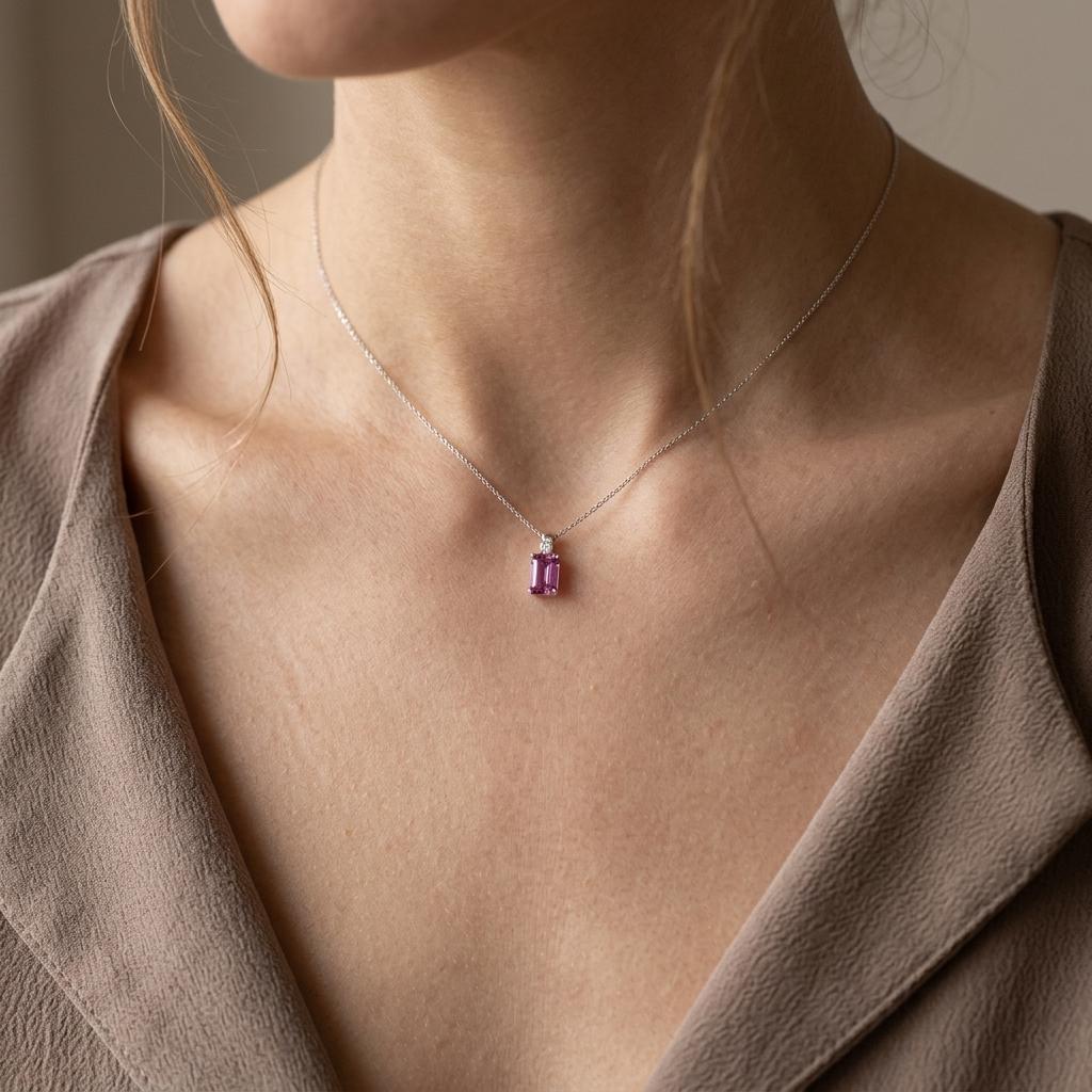 Přívěsek s turmalínem a diamantem 07, diamant, bílé zlato na krku — Zlatnictví Vaněk Kolín