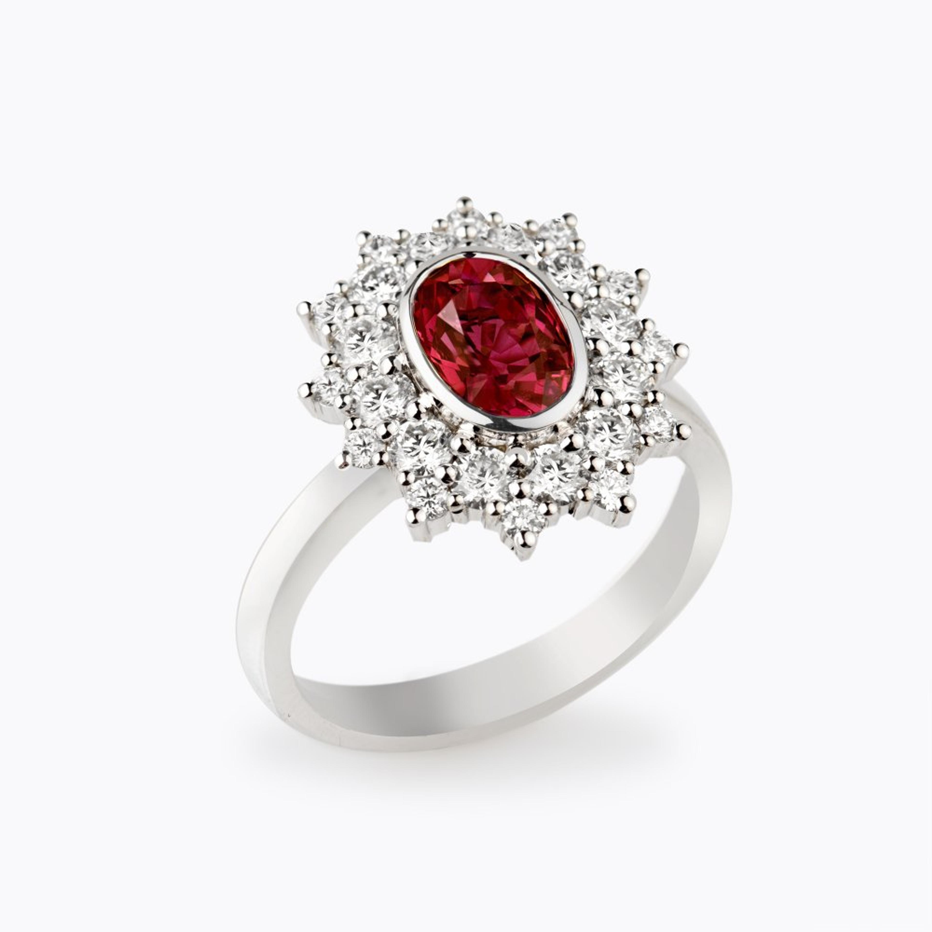 Prsten s rubínem a diamanty 18, diamant, bílé zlato — Zlatnictví Vaněk Kolín