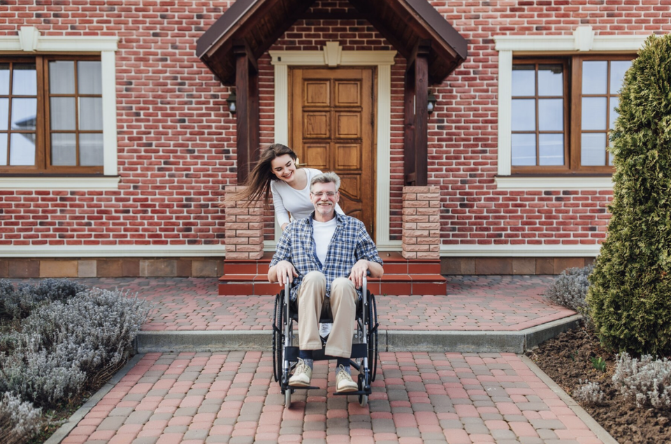 Wheel Chair ตัวเดียว ดูแลผู้สูงอายุได้ทั้งชีวิต