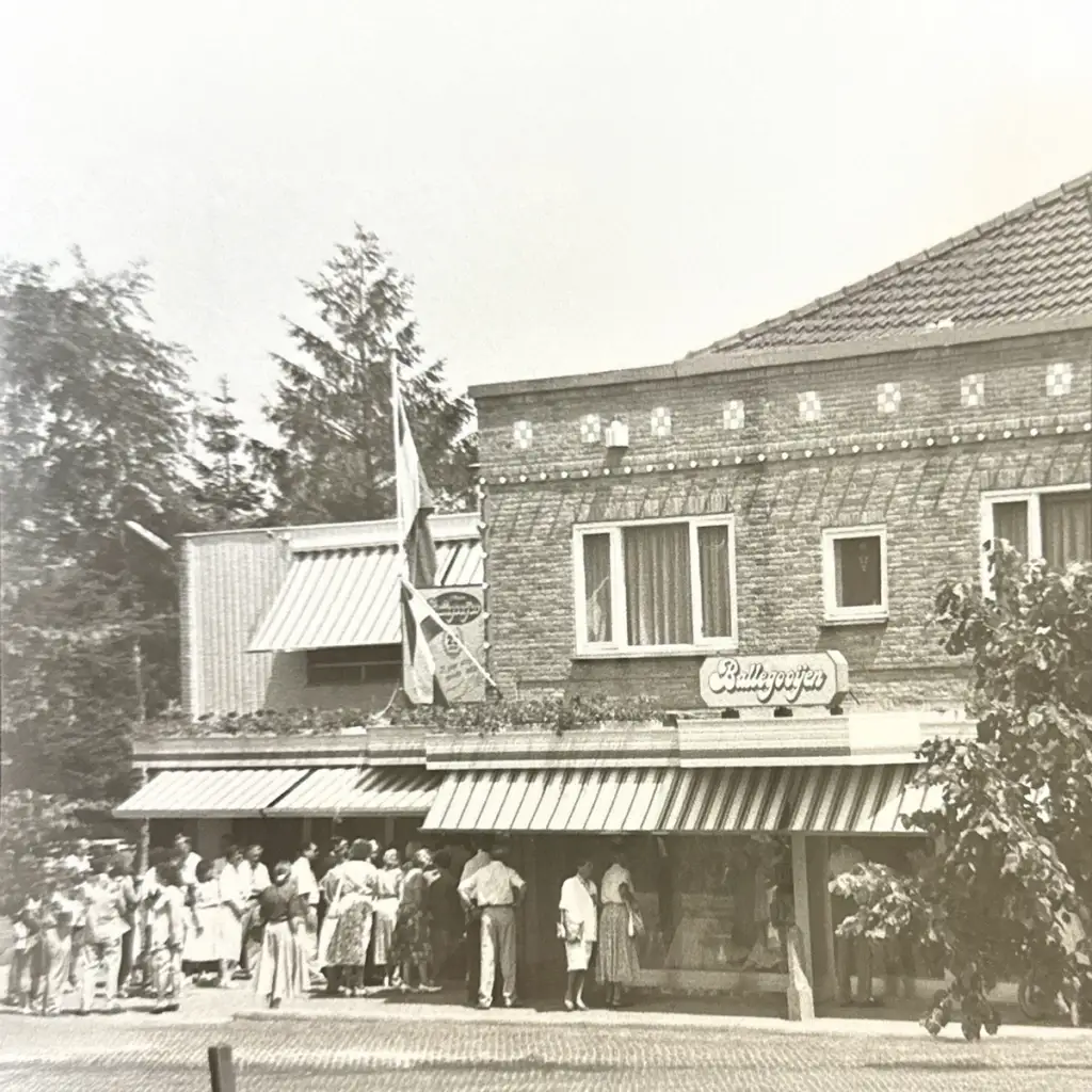 Ballegooyen Modes historie