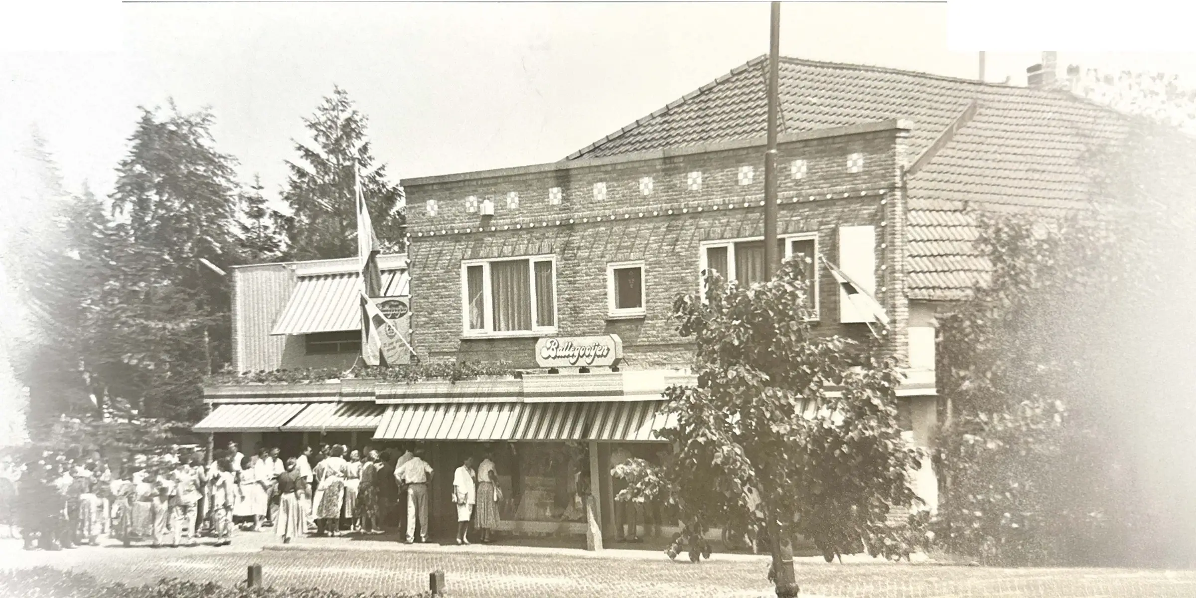 Ballegooyen Modes historie