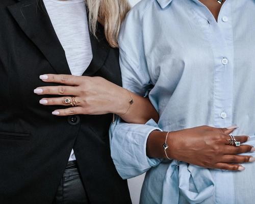 The Quiet Rise of Wearable Faith: How a Tiny Bible Became a Cultural Phenomenon