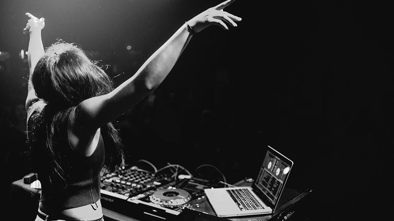 Nick Hook / Hookemon / The Red Mamba on the DDJ-SX & Serato DJ