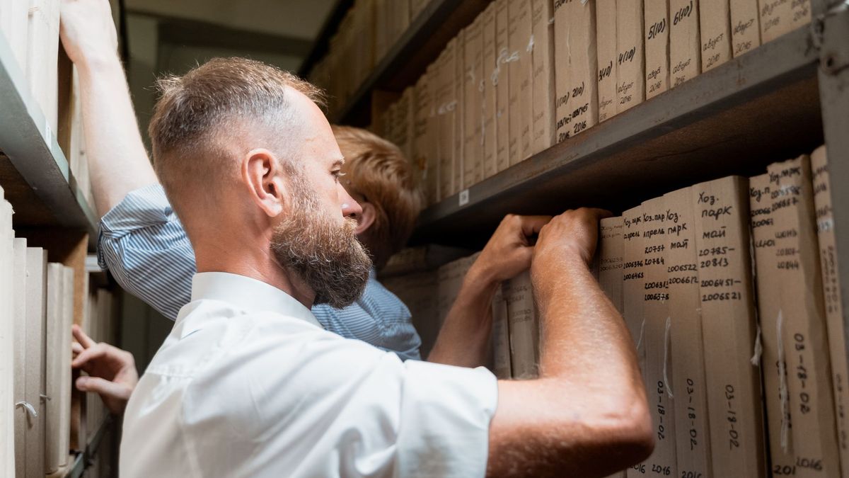 The Cultural Work of Metadata: How Labels, Credits, and Context Keep Art Legible