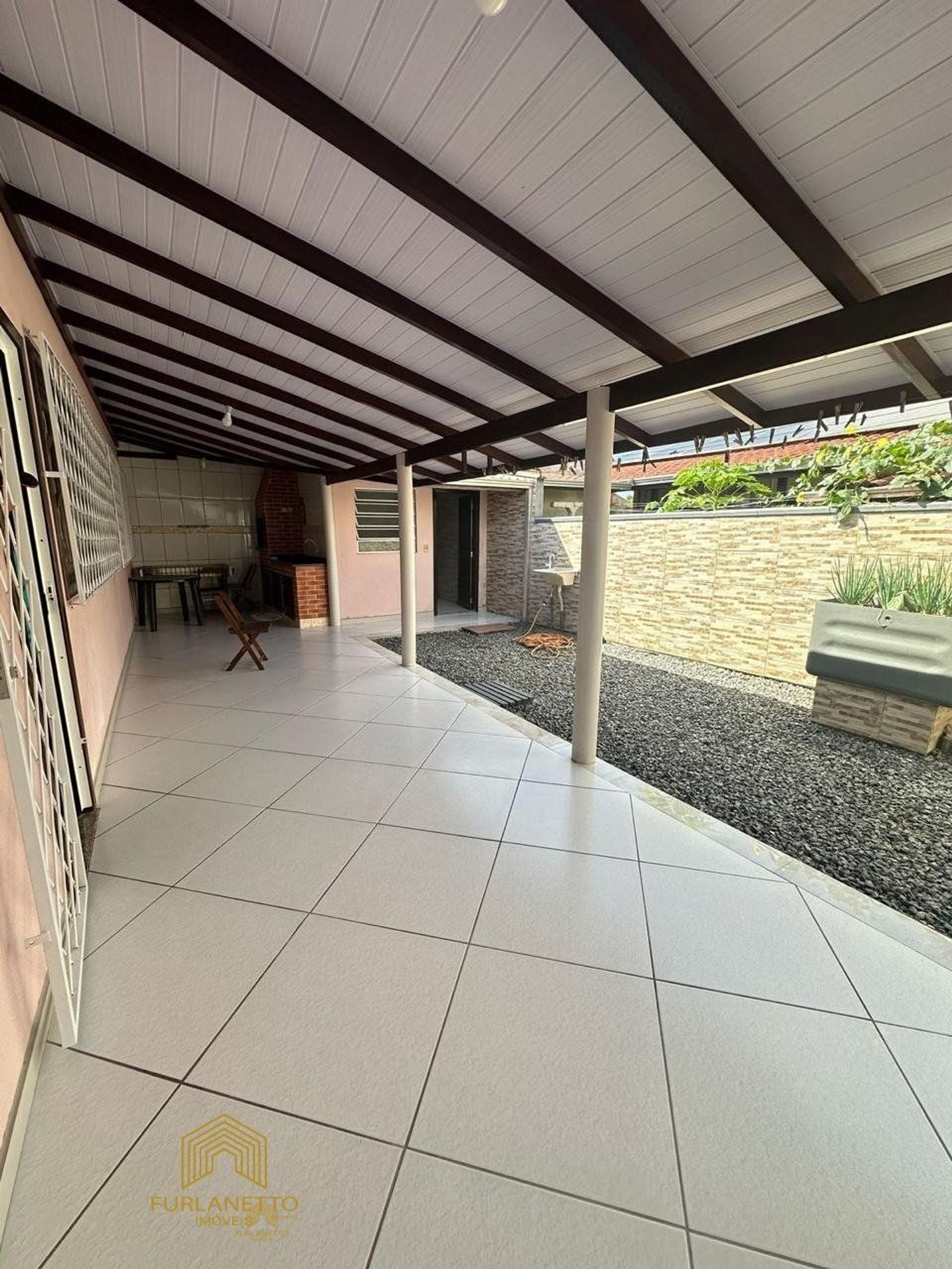 Linda casa na praia de Balneário Barra do Sul — foto 11