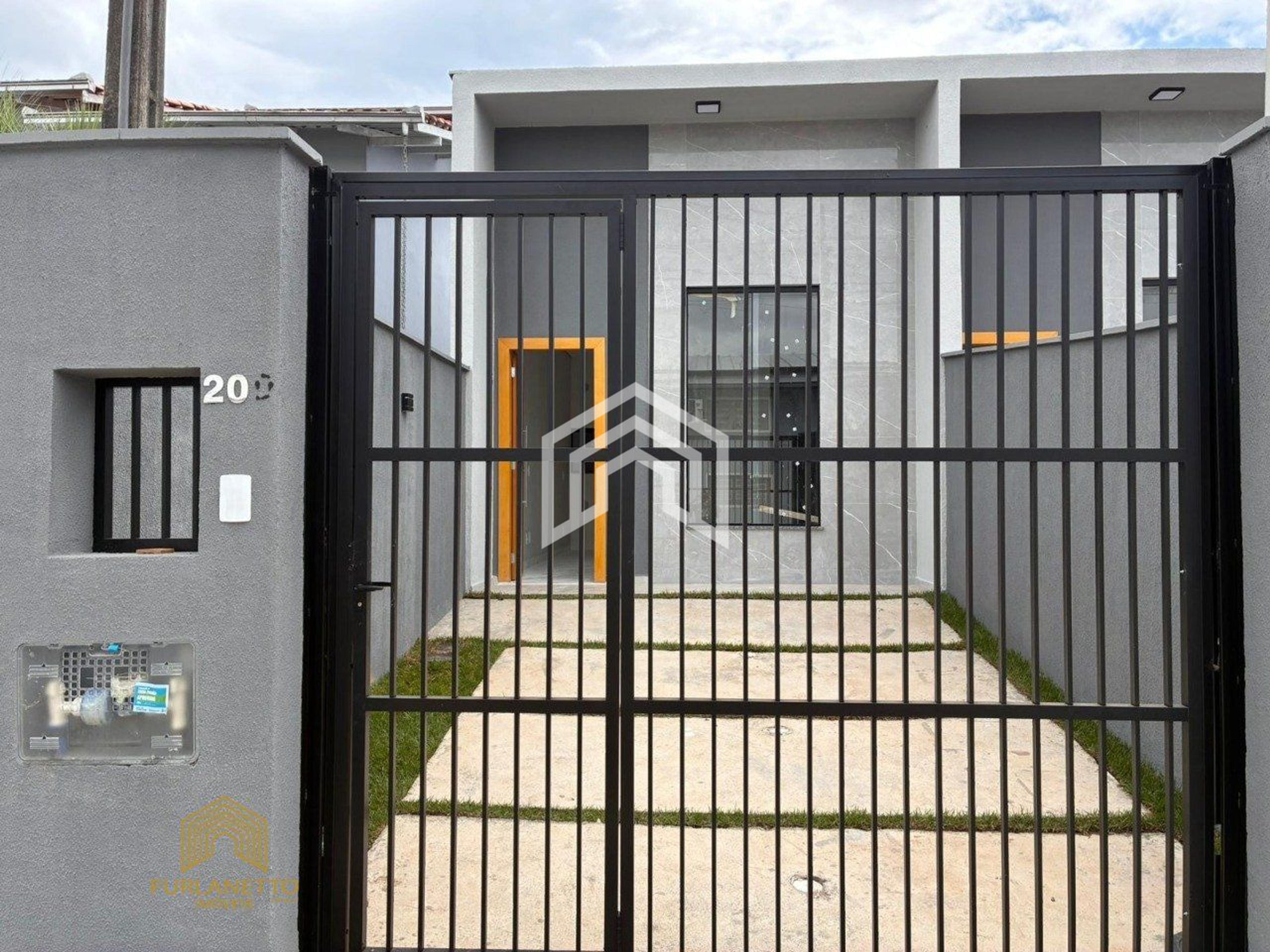Geminado planta baixa à venda no Aventureiro