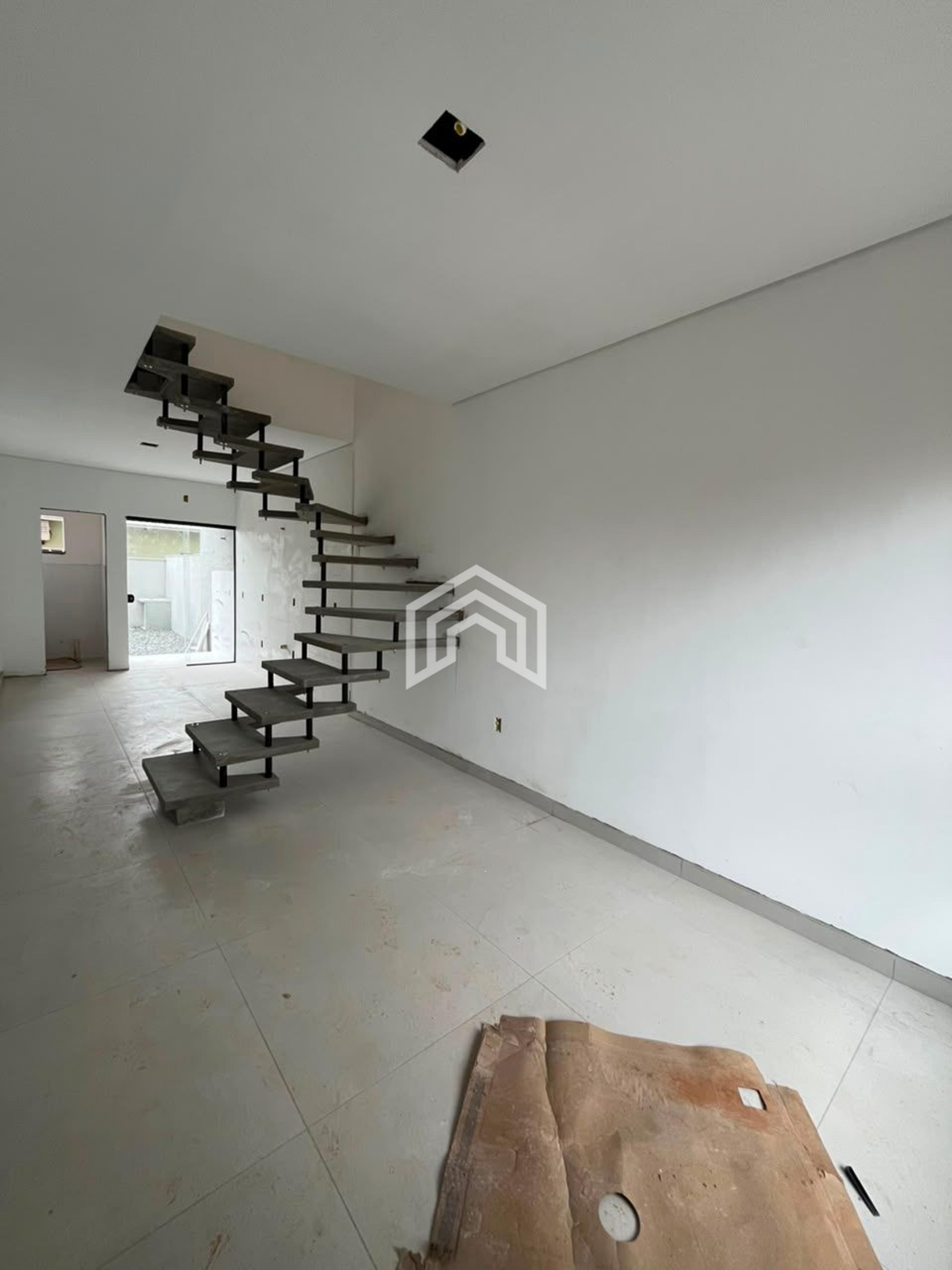 Casa Sobrado Geminado à venda no bairro Jardim Iririú