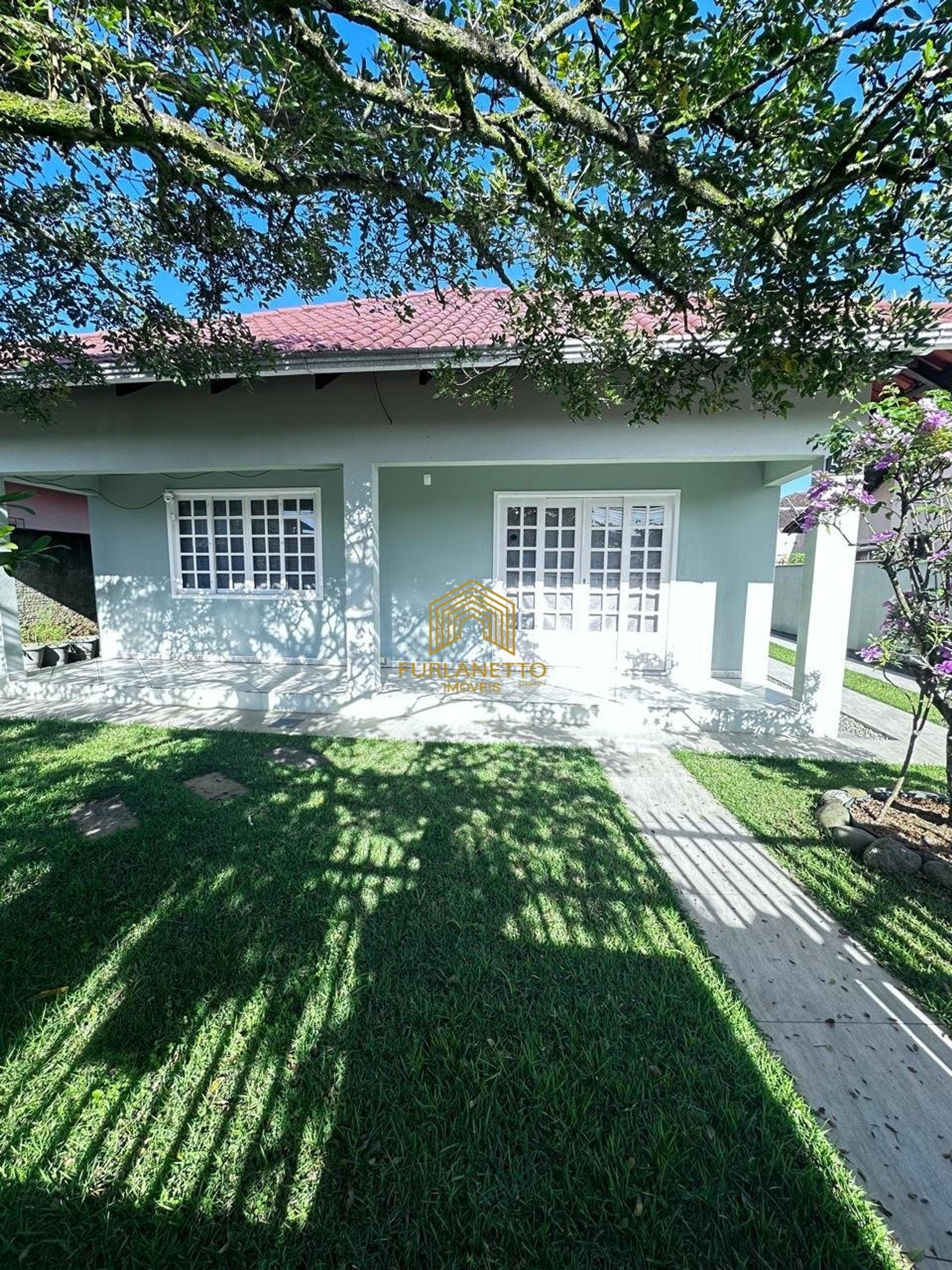 Linda residência no bairro João Costa