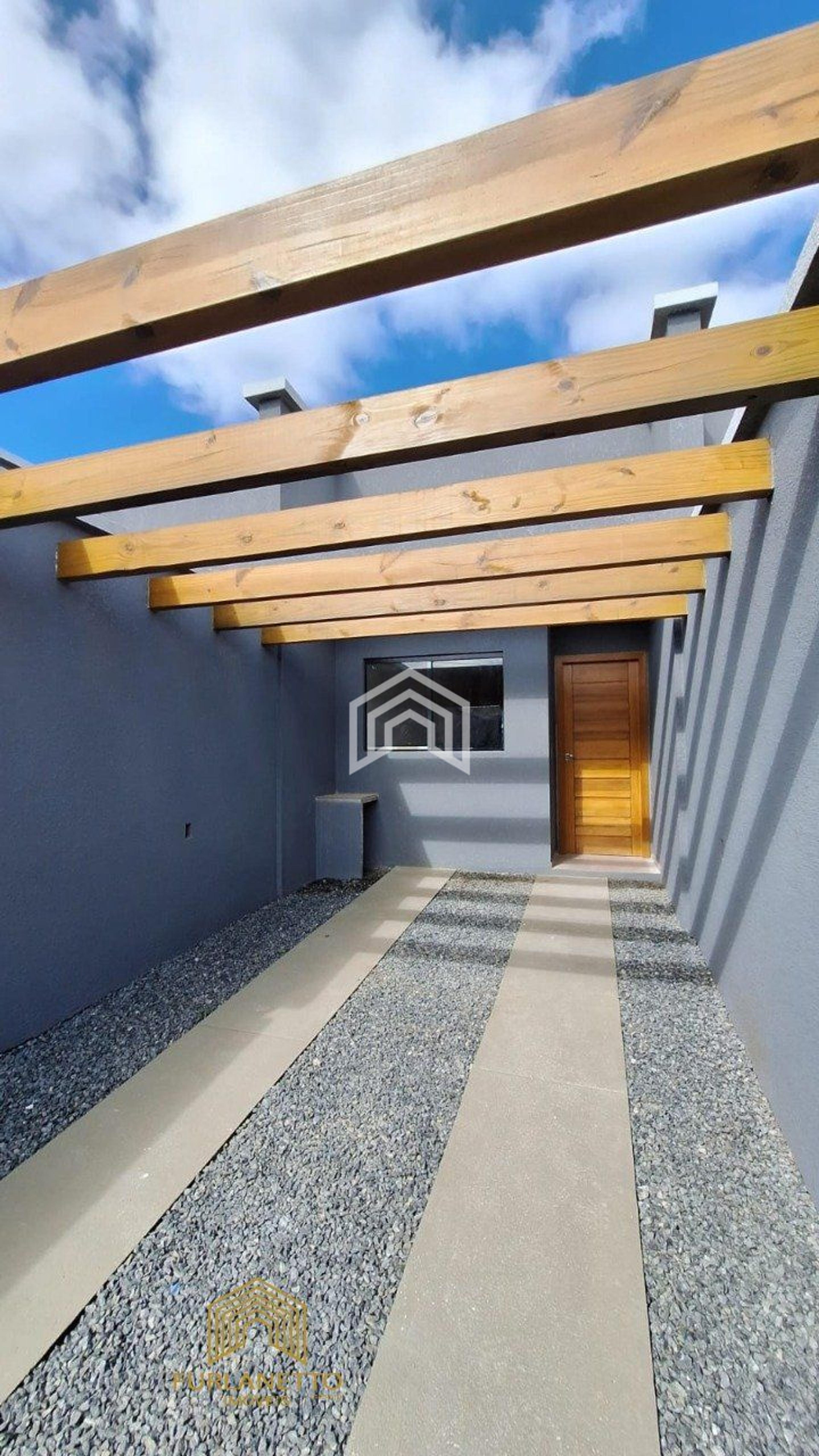 Lindo Geminado Planta Baixa no bairro Petrópolis