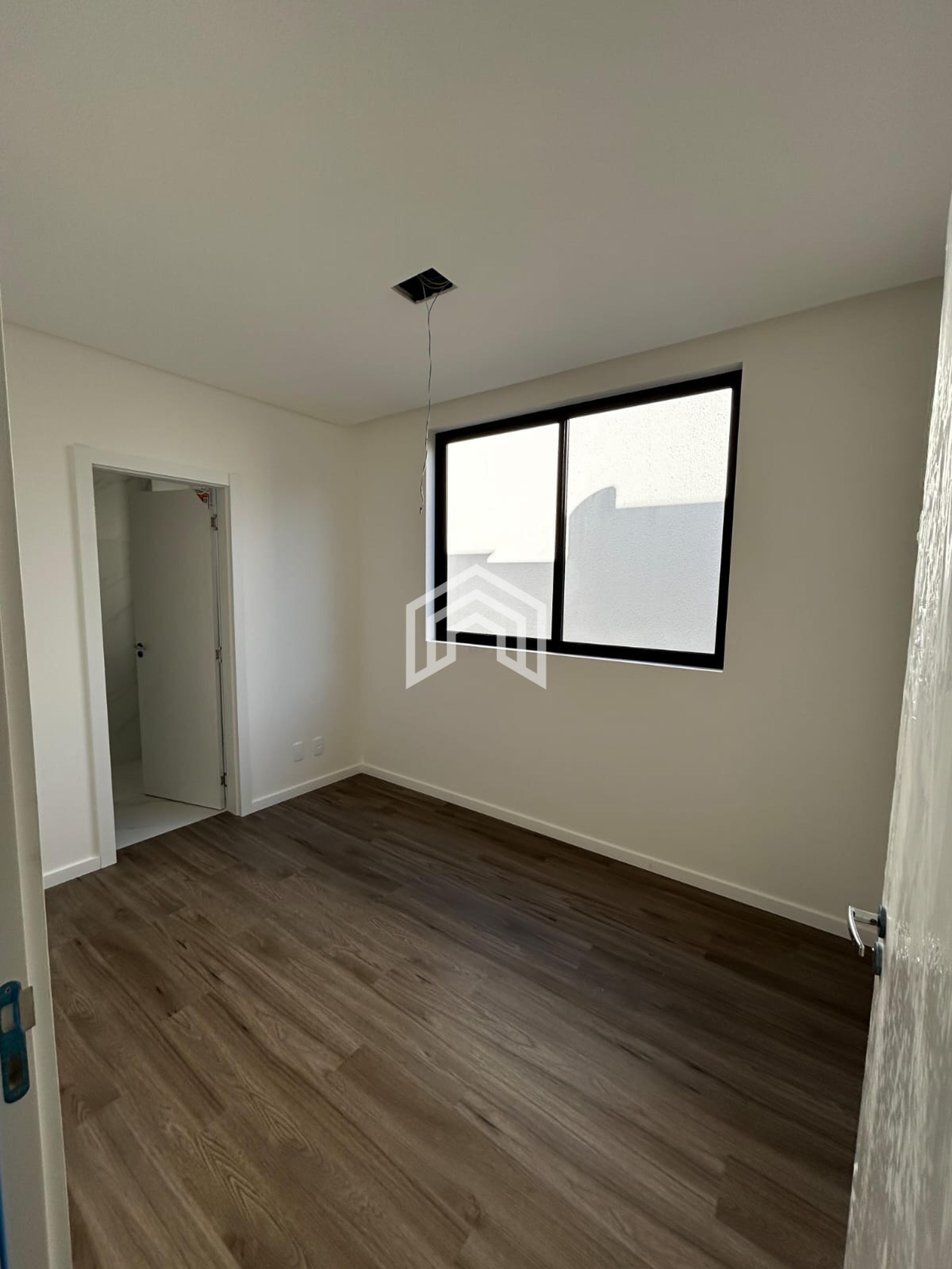 Casa geminado a venda no bairro Iririu com 2 suites 2 vagas de garagem e um amplo espaço nos fundos — foto 6