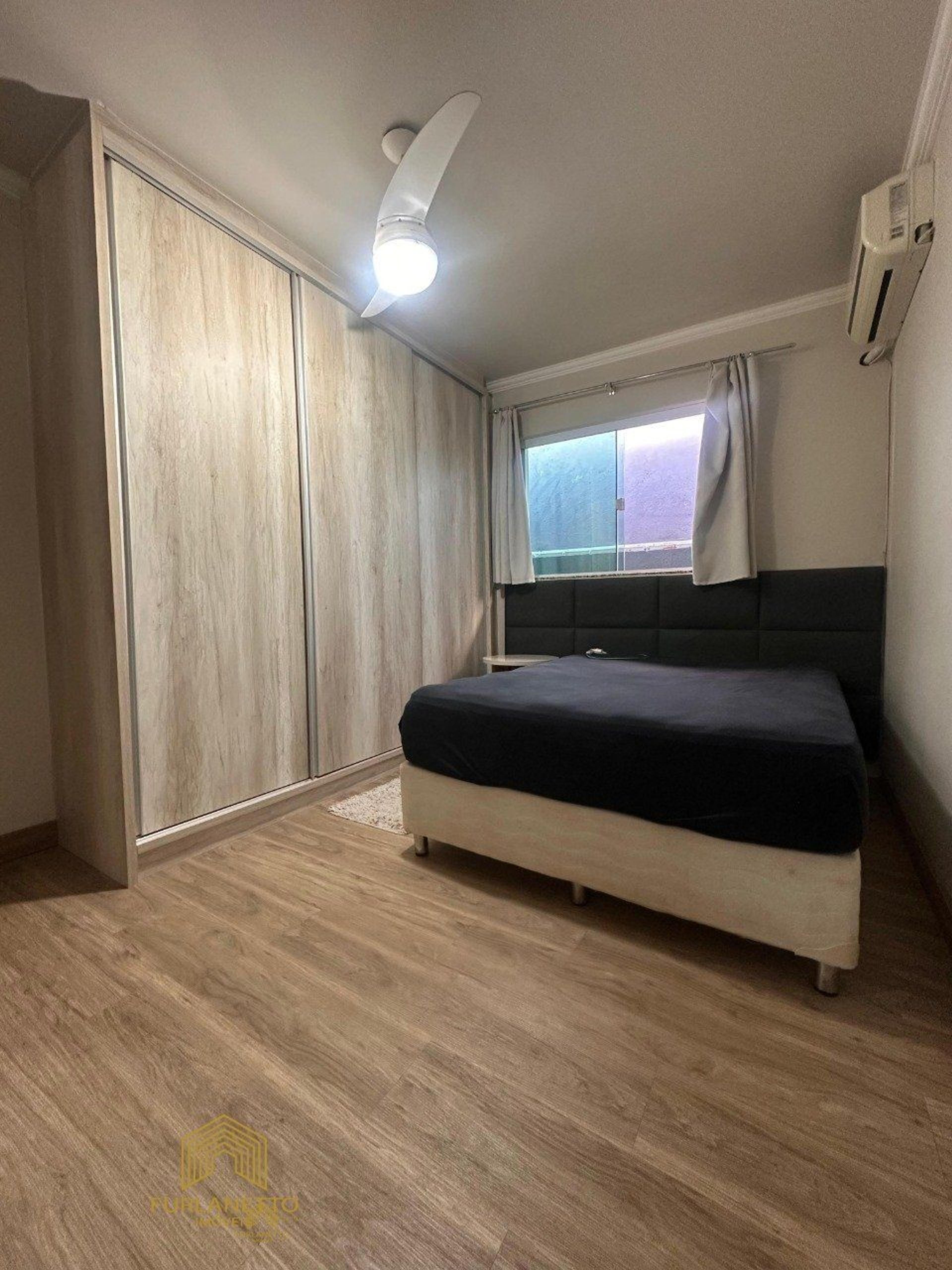 Linda Residência no bairro Iririú — foto 12