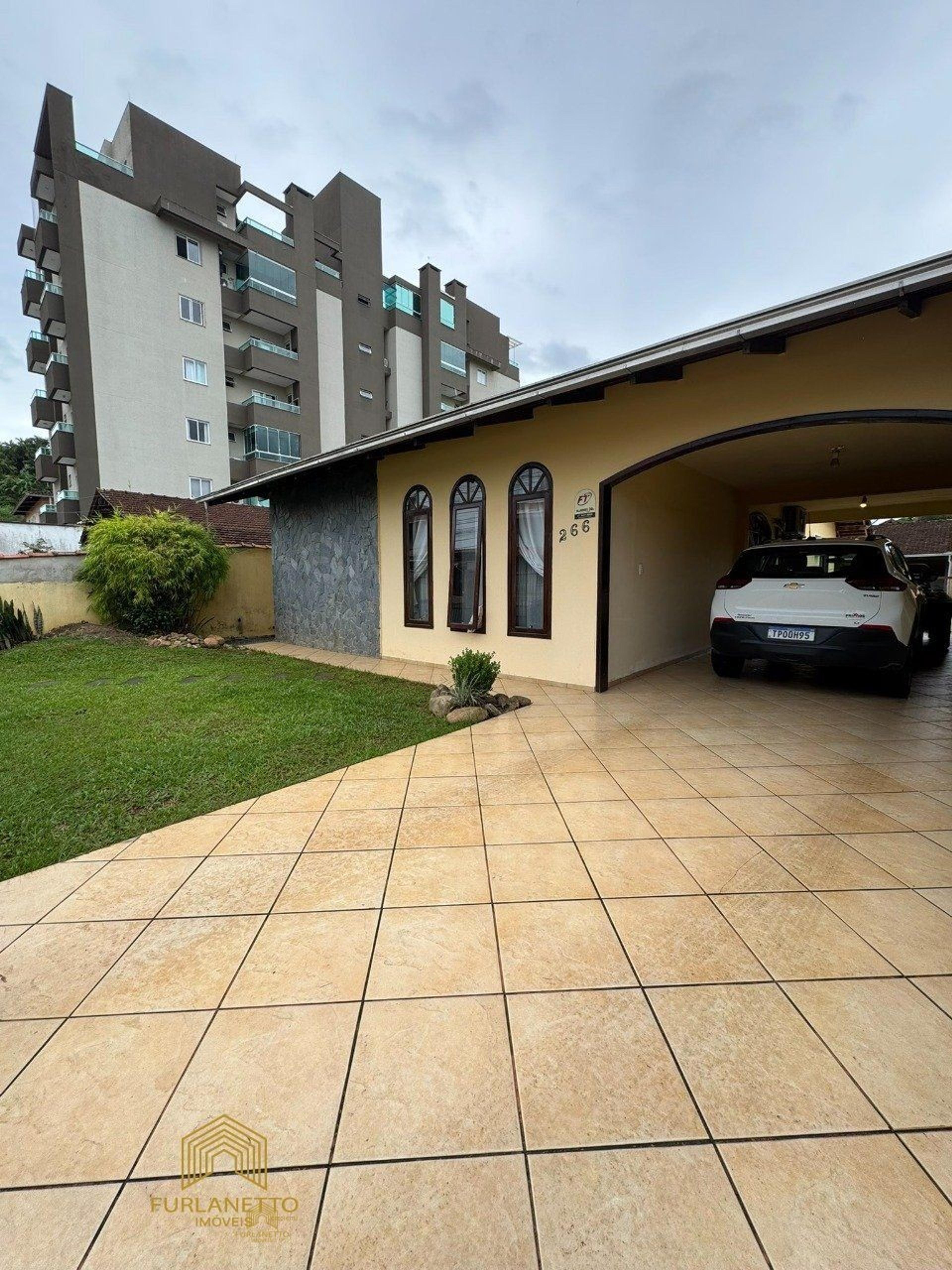 Casa em Floresta, Joinville — foto 2