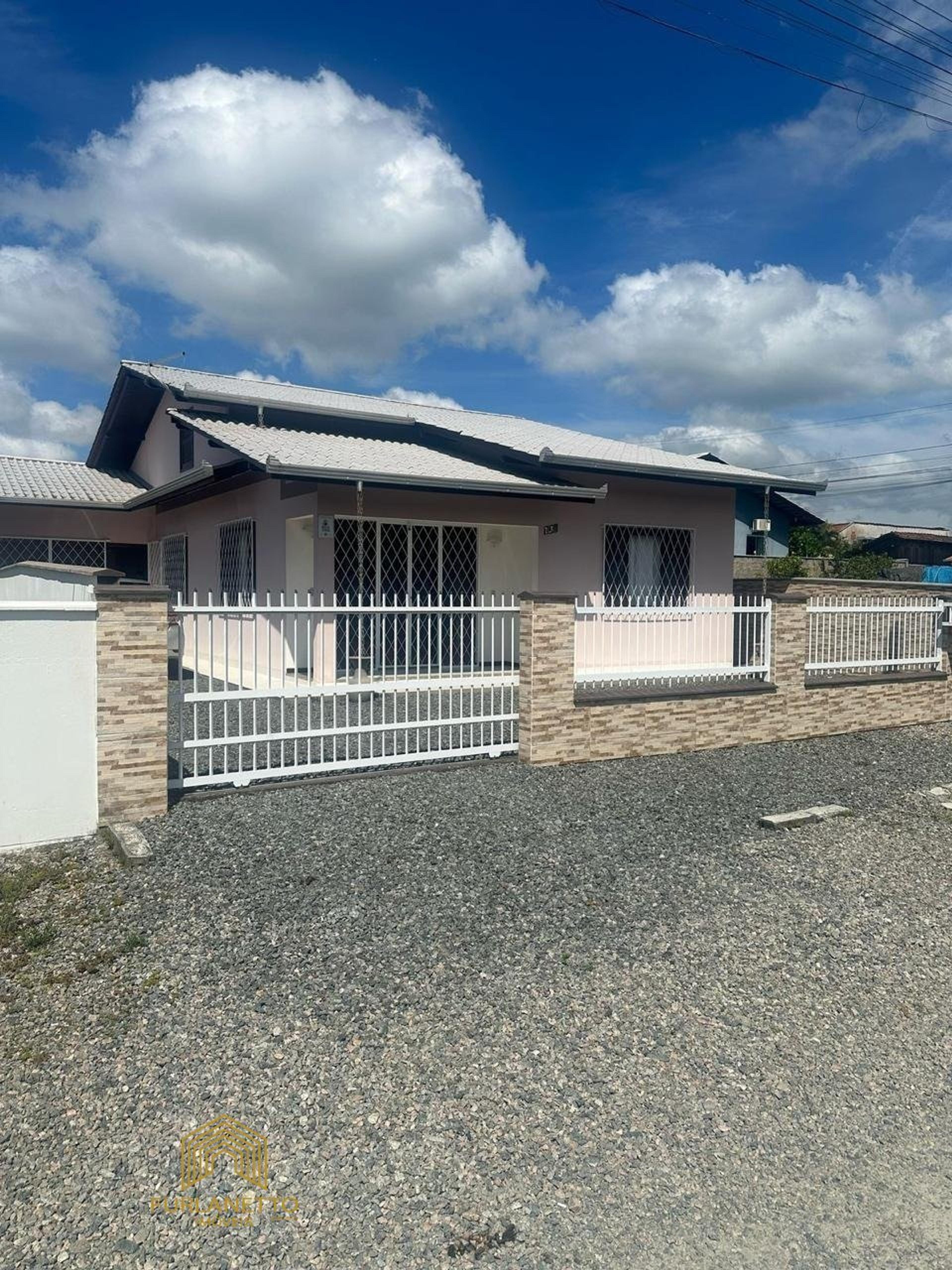 Linda casa na praia de Balneário Barra do Sul