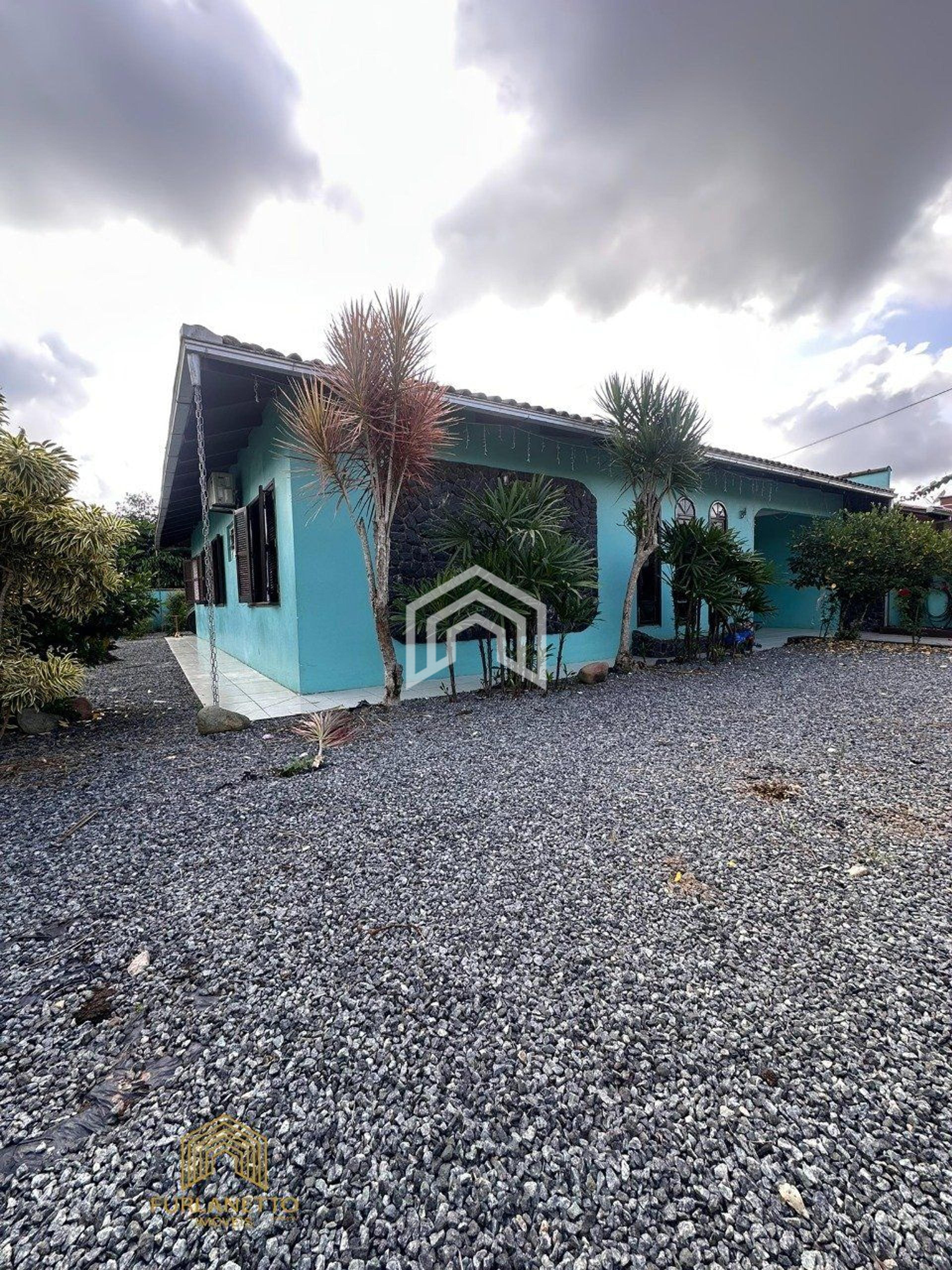 Casa Averbada à venda no Floresta