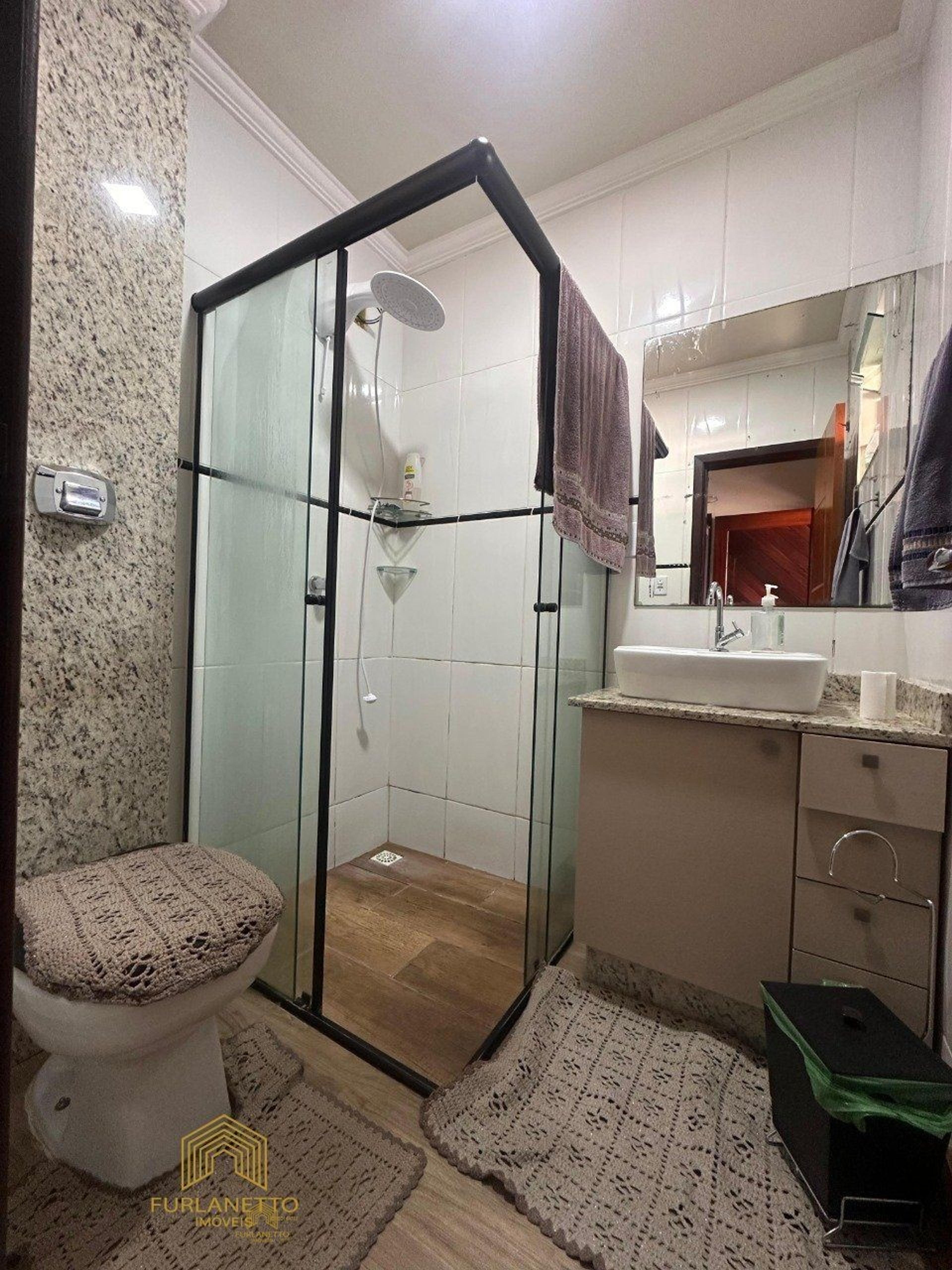 Linda Residência no bairro Iririú — foto 14