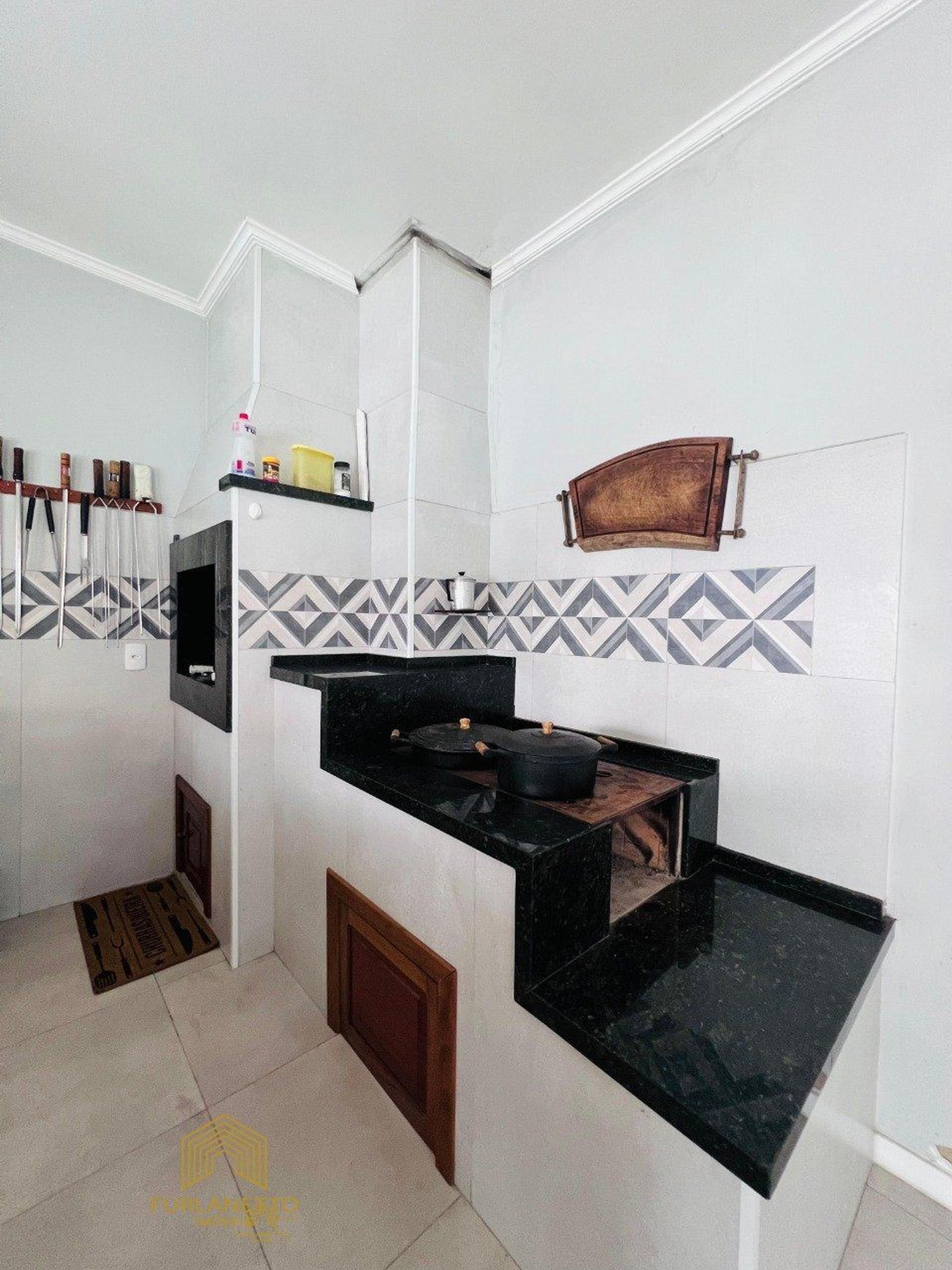 Ampla casa averbada com piscina no bairro Fátima — foto 9