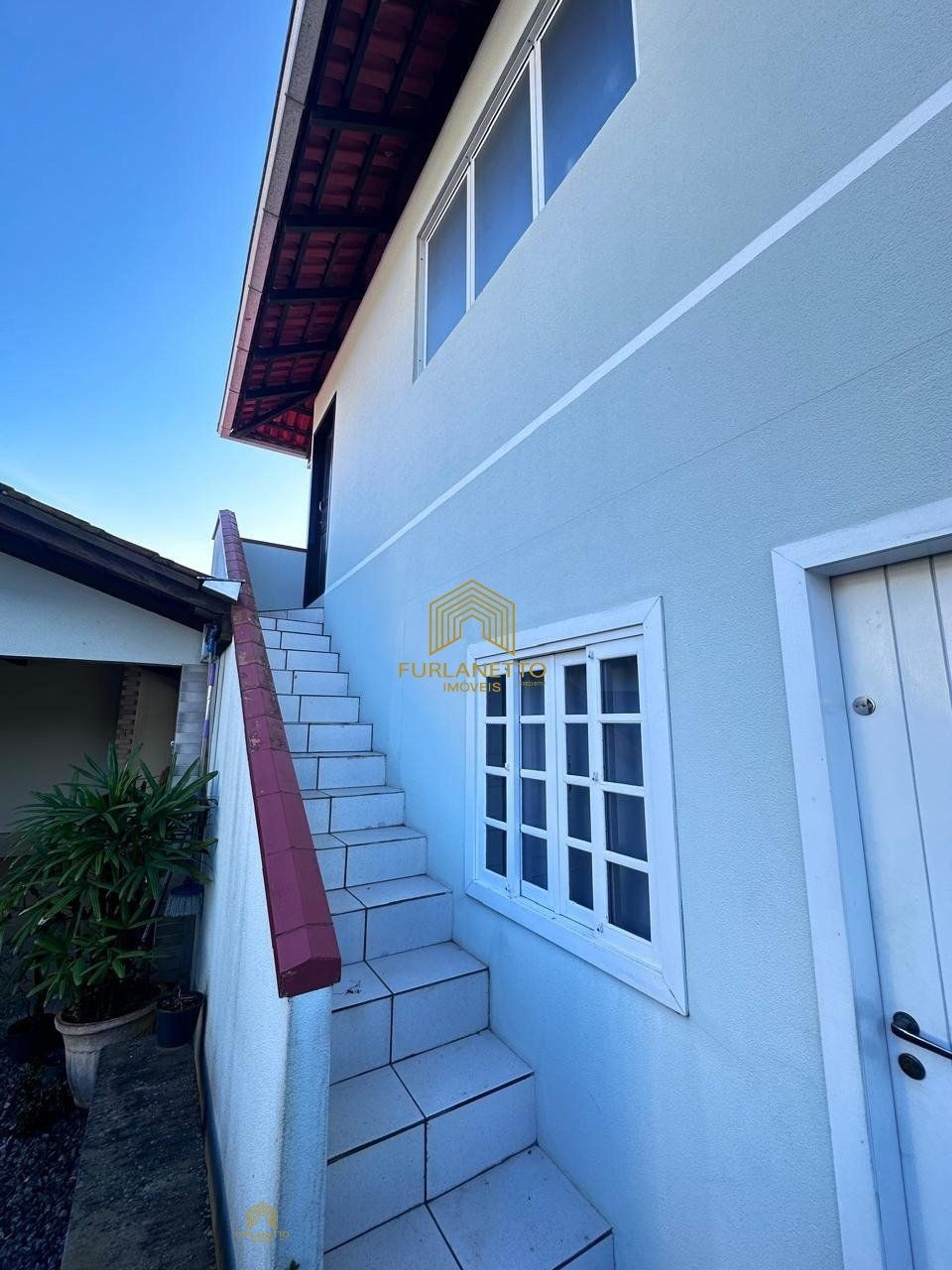 Linda residência no bairro João Costa — foto 27