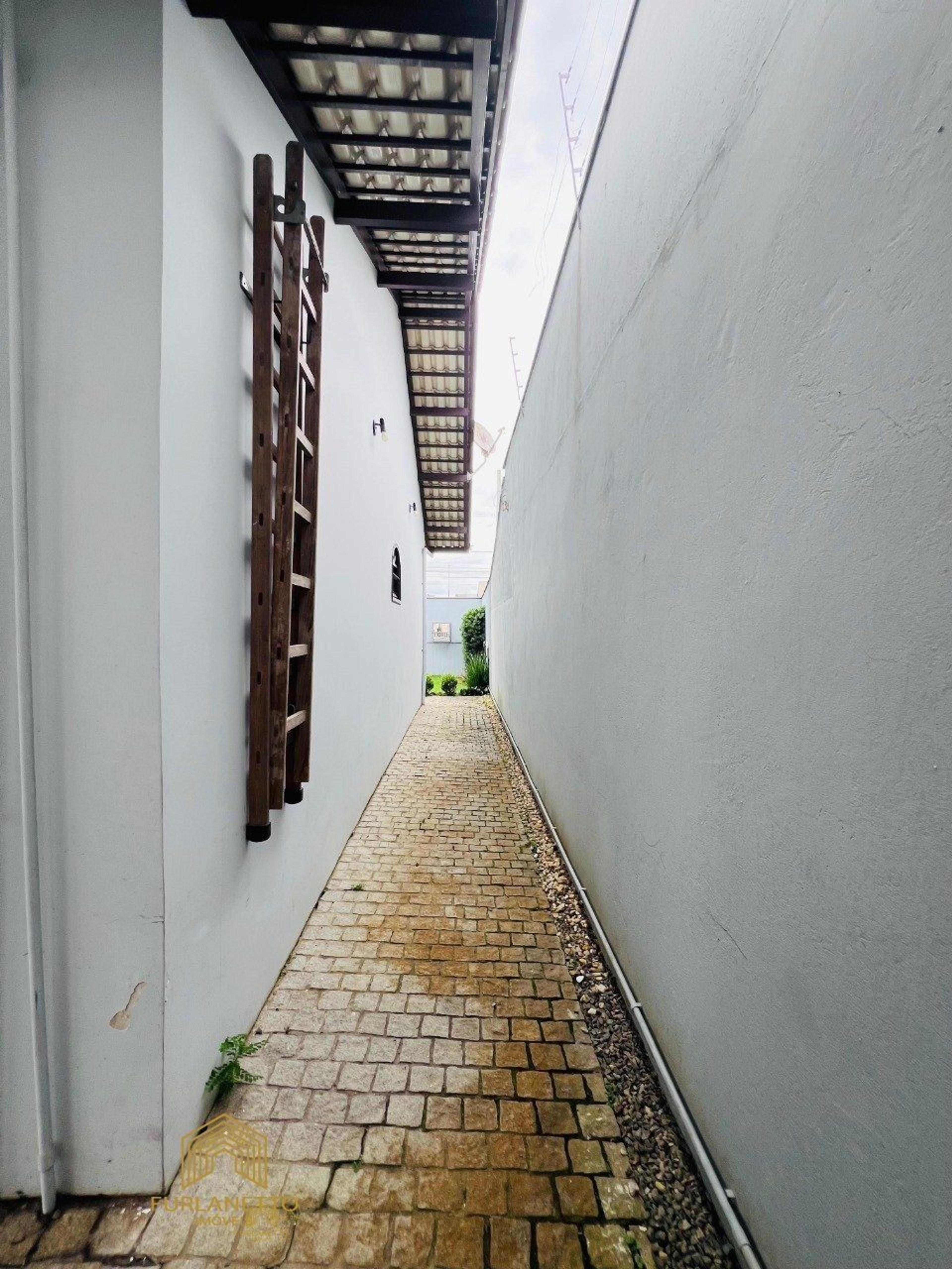 Ampla casa averbada com piscina no bairro Fátima — foto 21