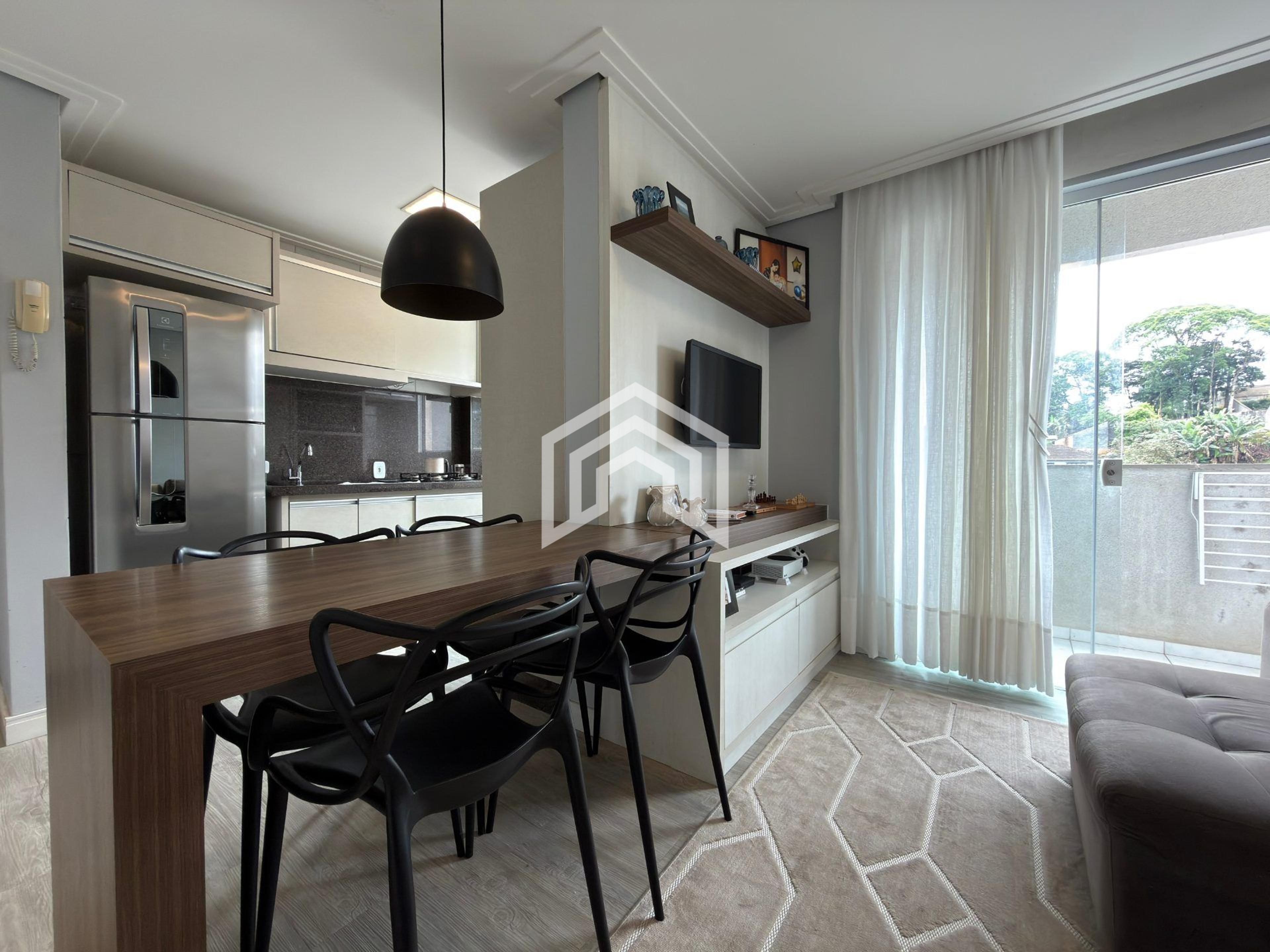 Apartamento mobiliado à venda no bairro Petrópolis