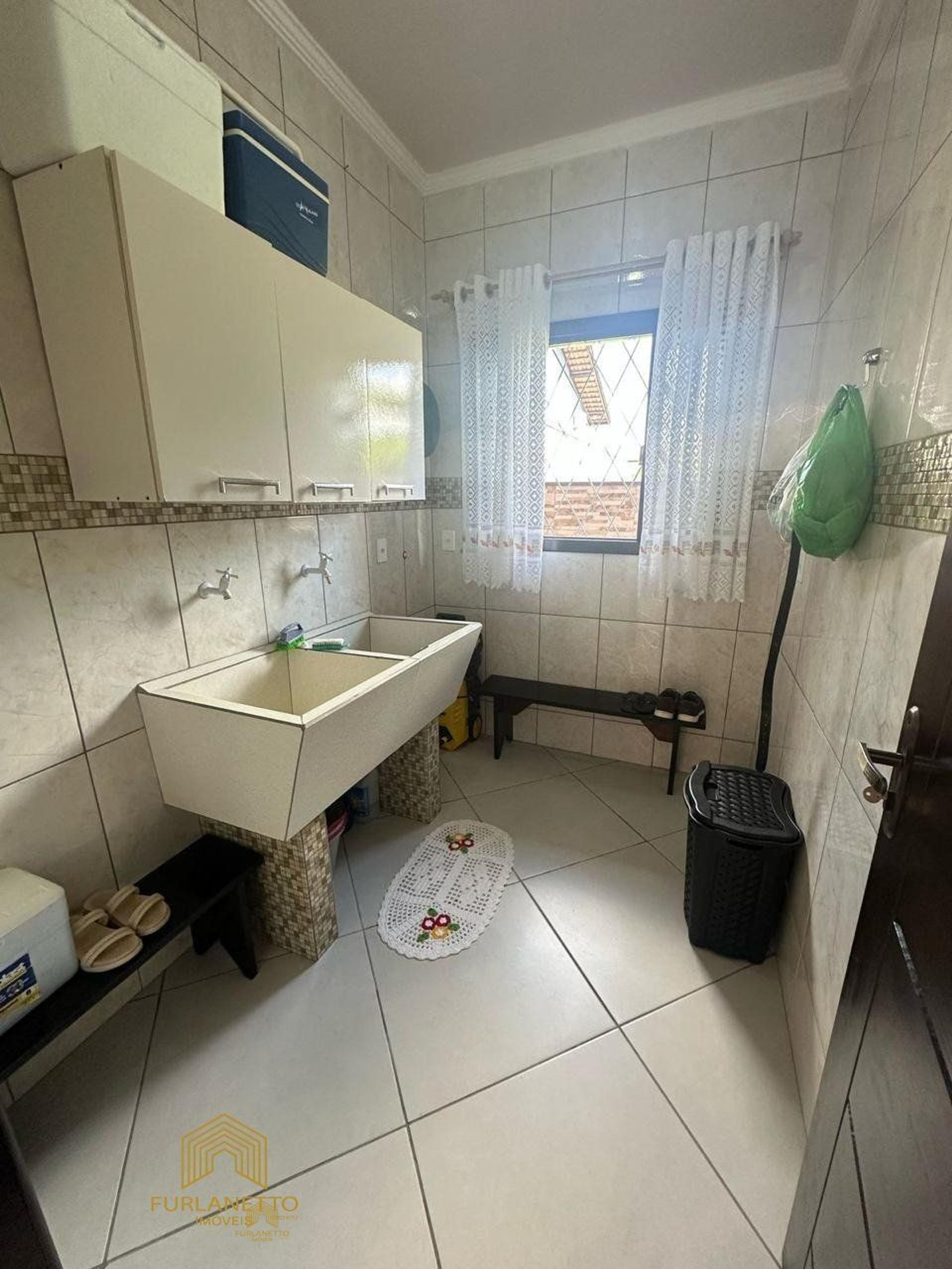Linda casa na praia de Balneário Barra do Sul — foto 35