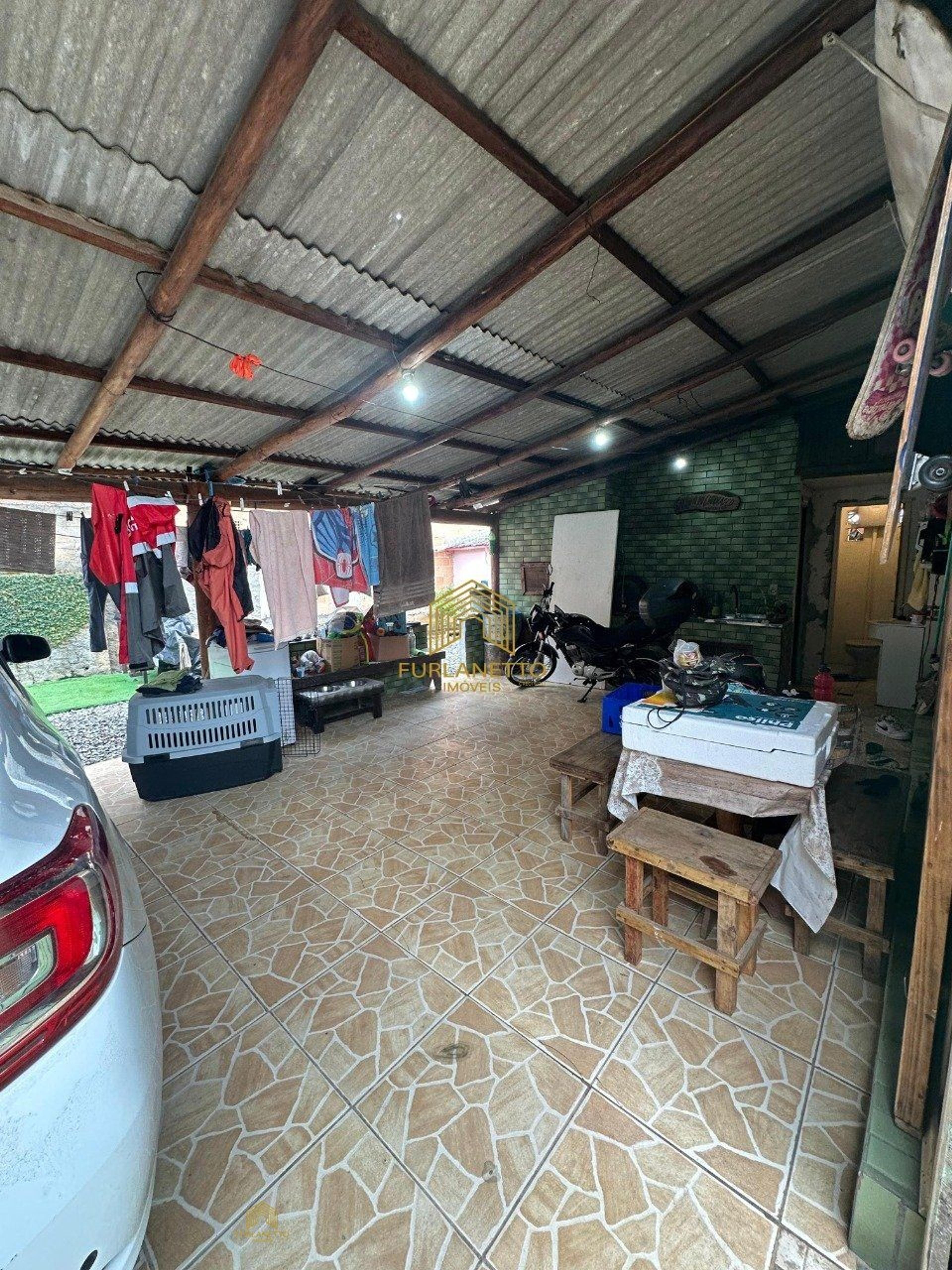 Casa com amplo terreno no bairro Parque Guarani — foto 16