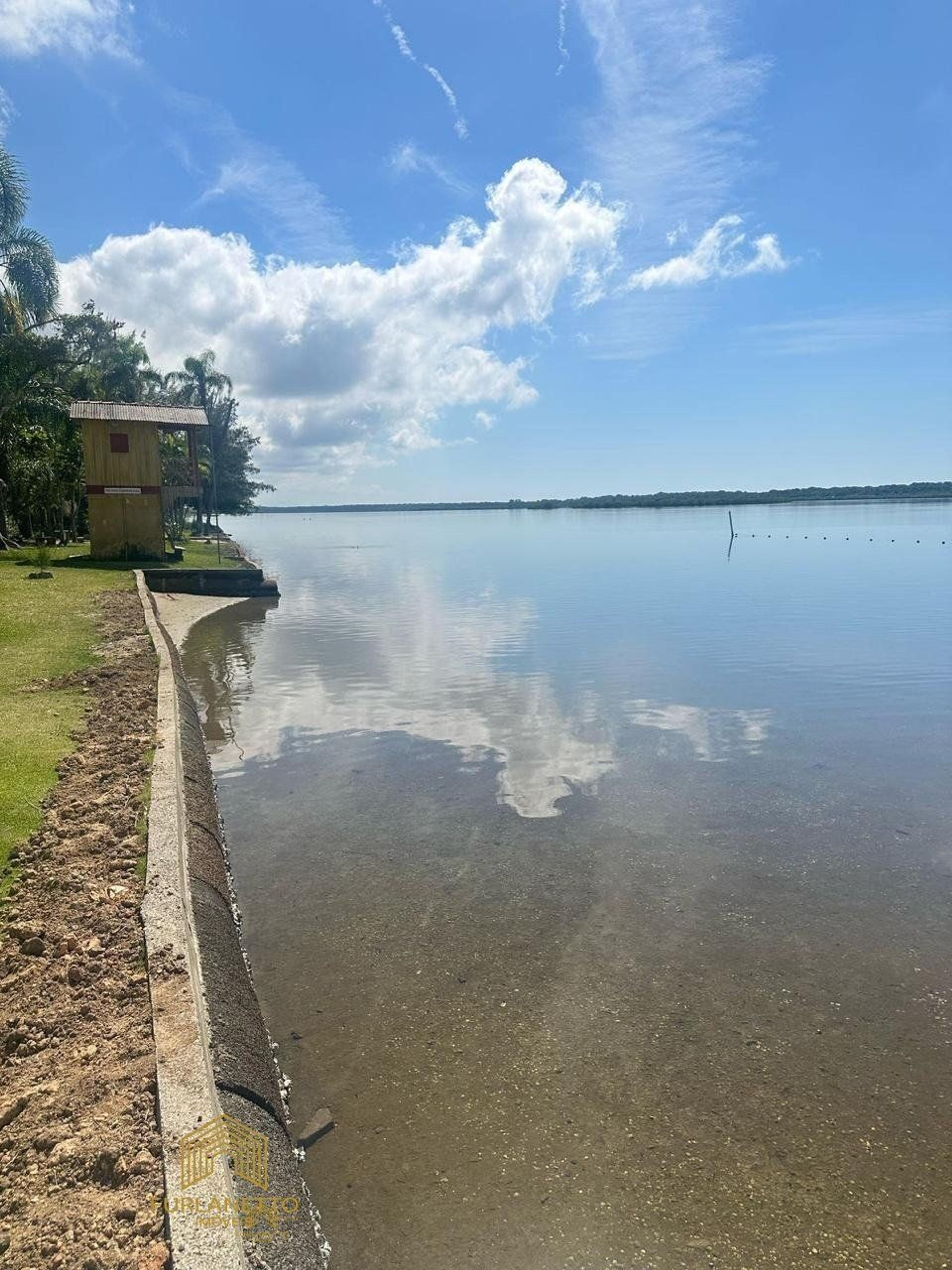 Linda casa na praia de Balneário Barra do Sul — foto 28