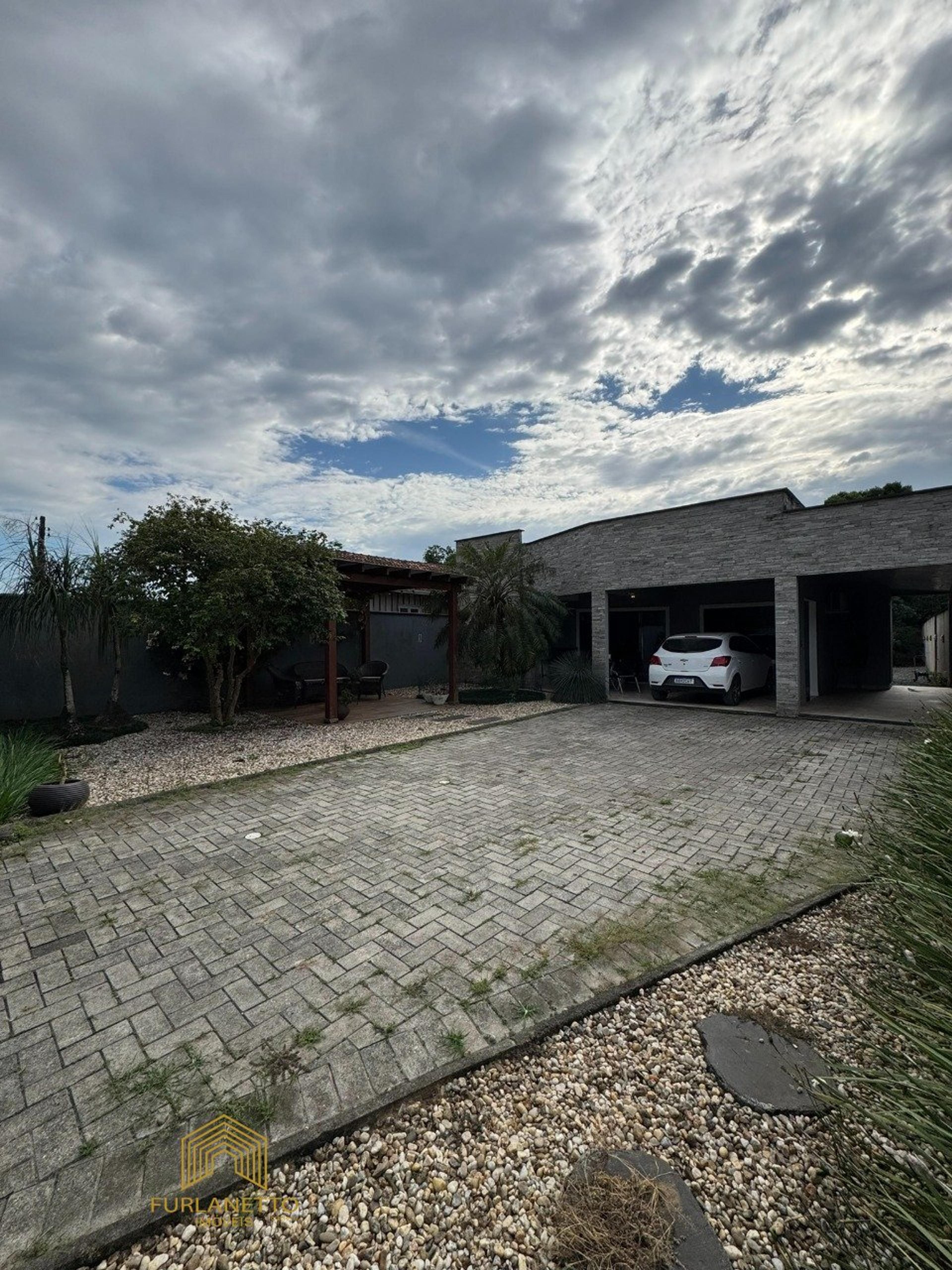 Casa à venda no Adhemar Garcia