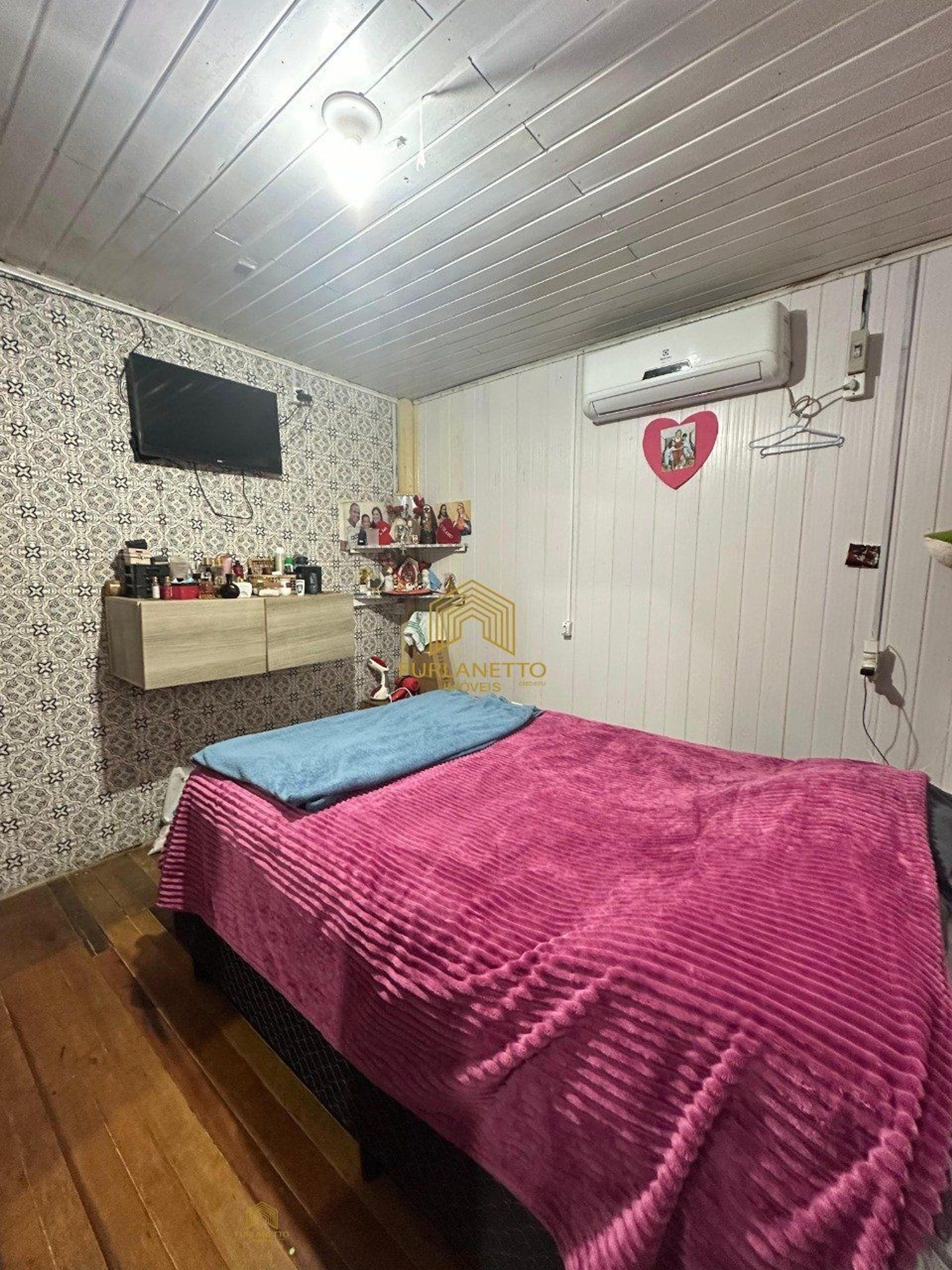 Casa com amplo terreno no bairro Parque Guarani — foto 9