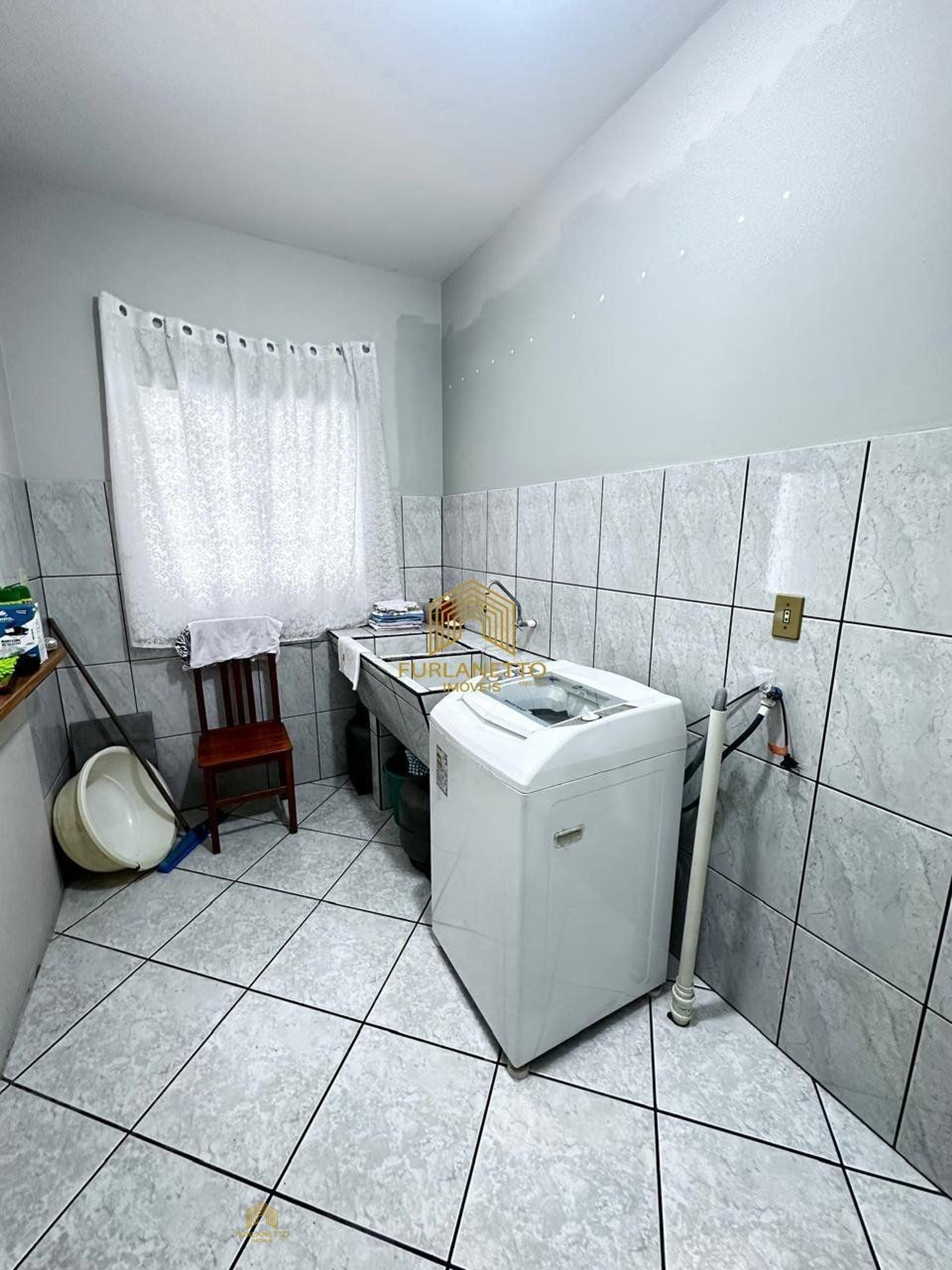 Linda residência no bairro João Costa — foto 26