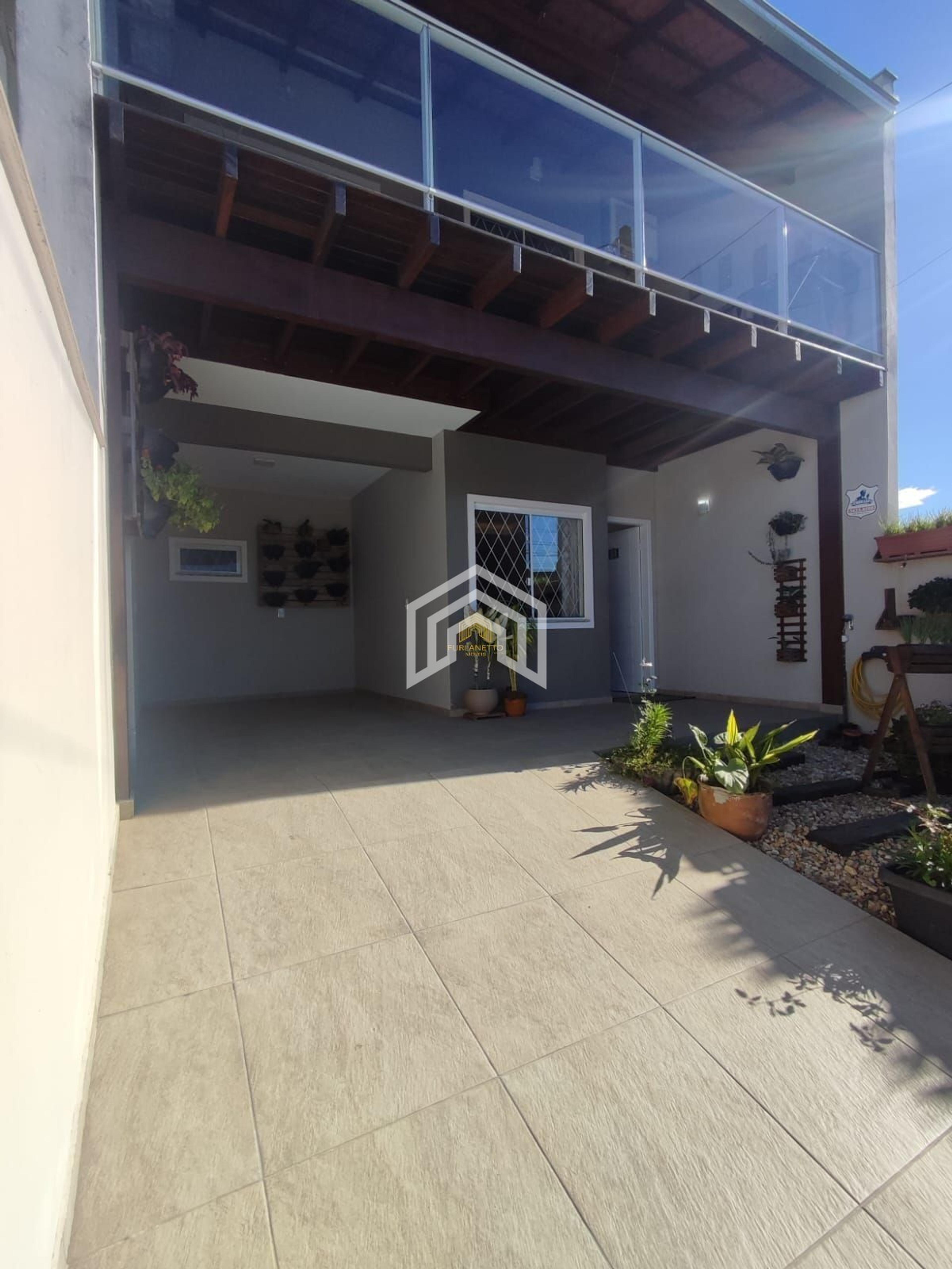 Linda casa geminada mobiliada no bairro João Costa