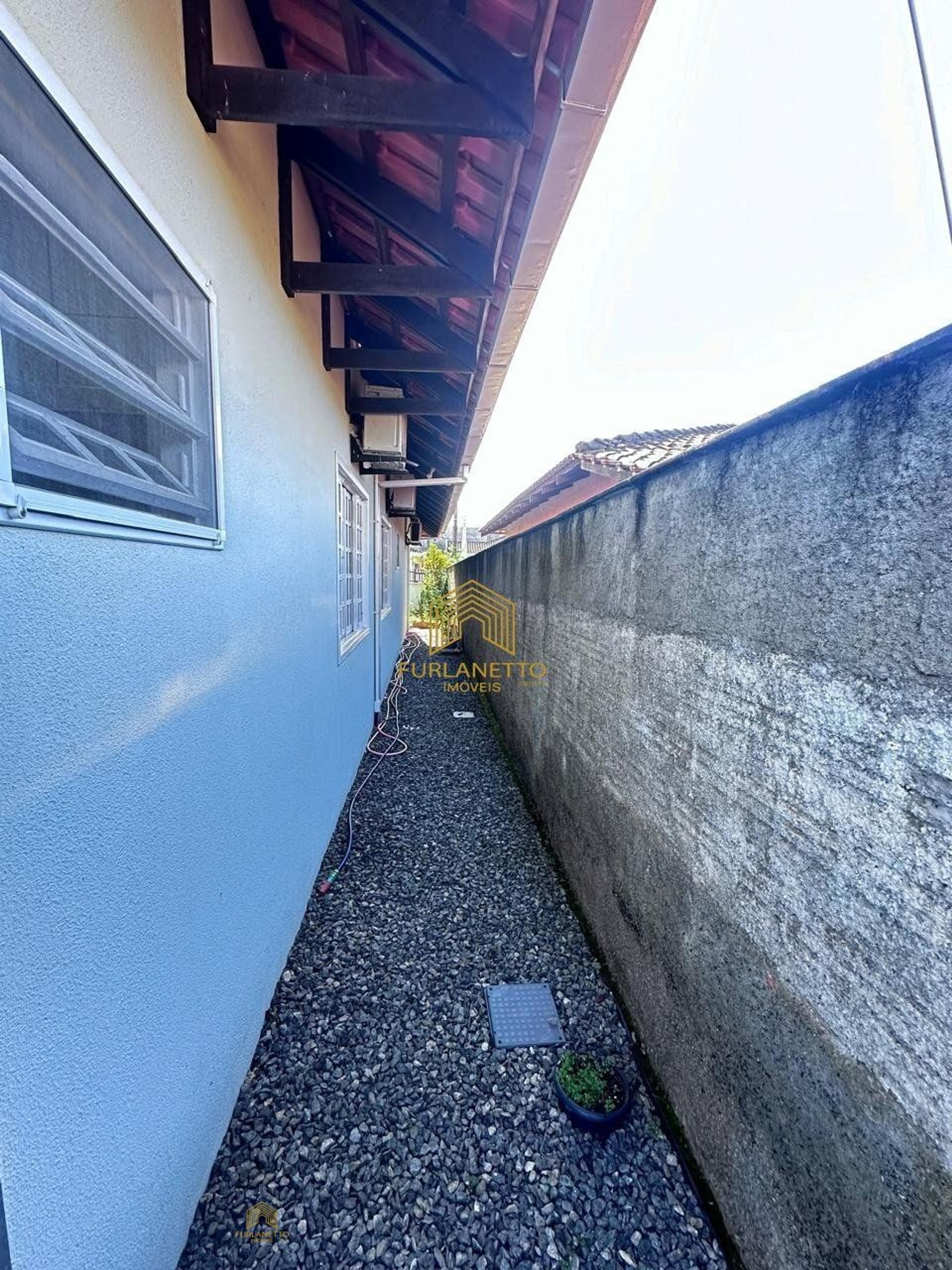 Linda residência no bairro João Costa — foto 28