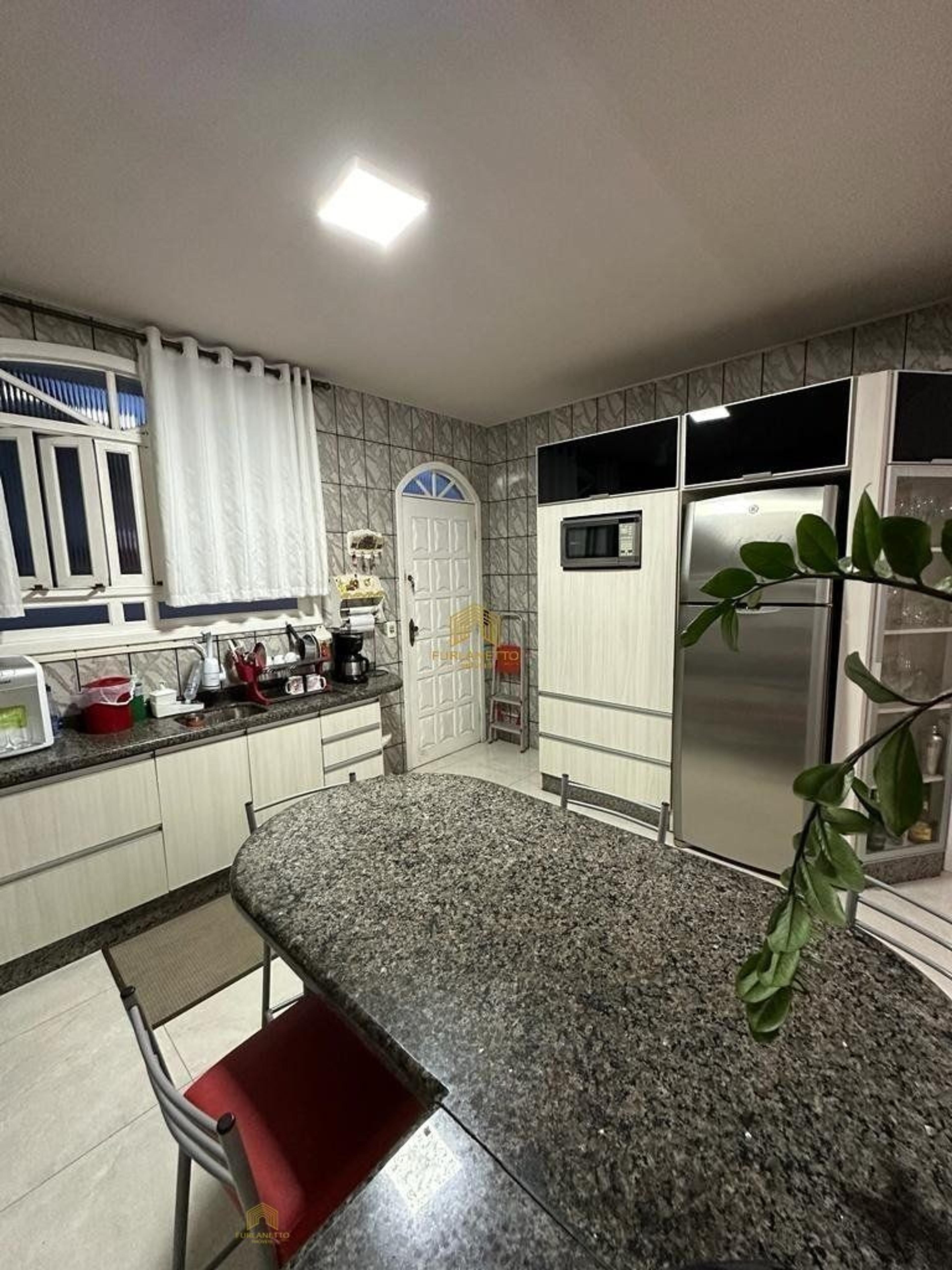 Linda residência de alto padrão no bairro Fátima — foto 7