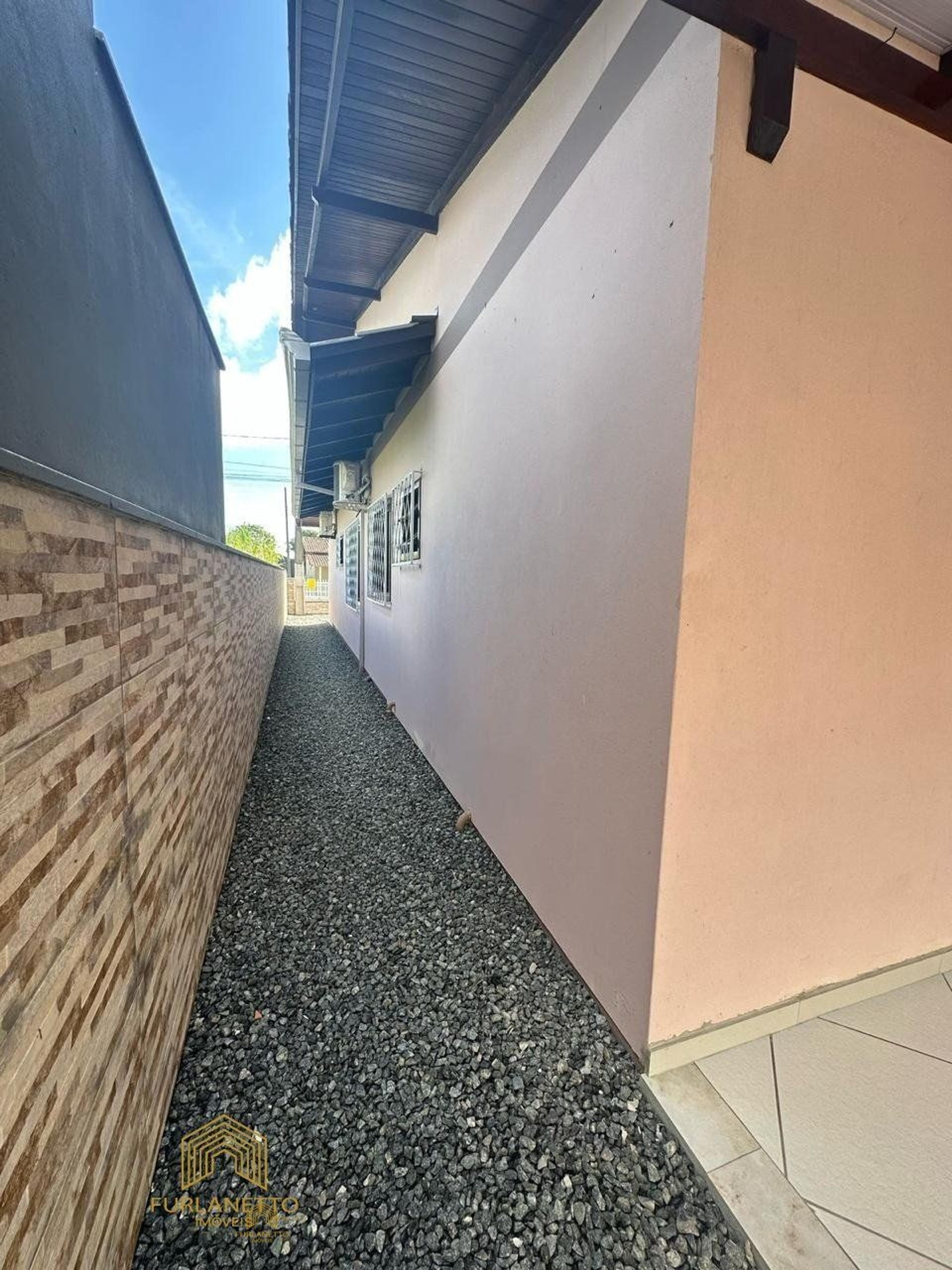Linda casa na praia de Balneário Barra do Sul — foto 26