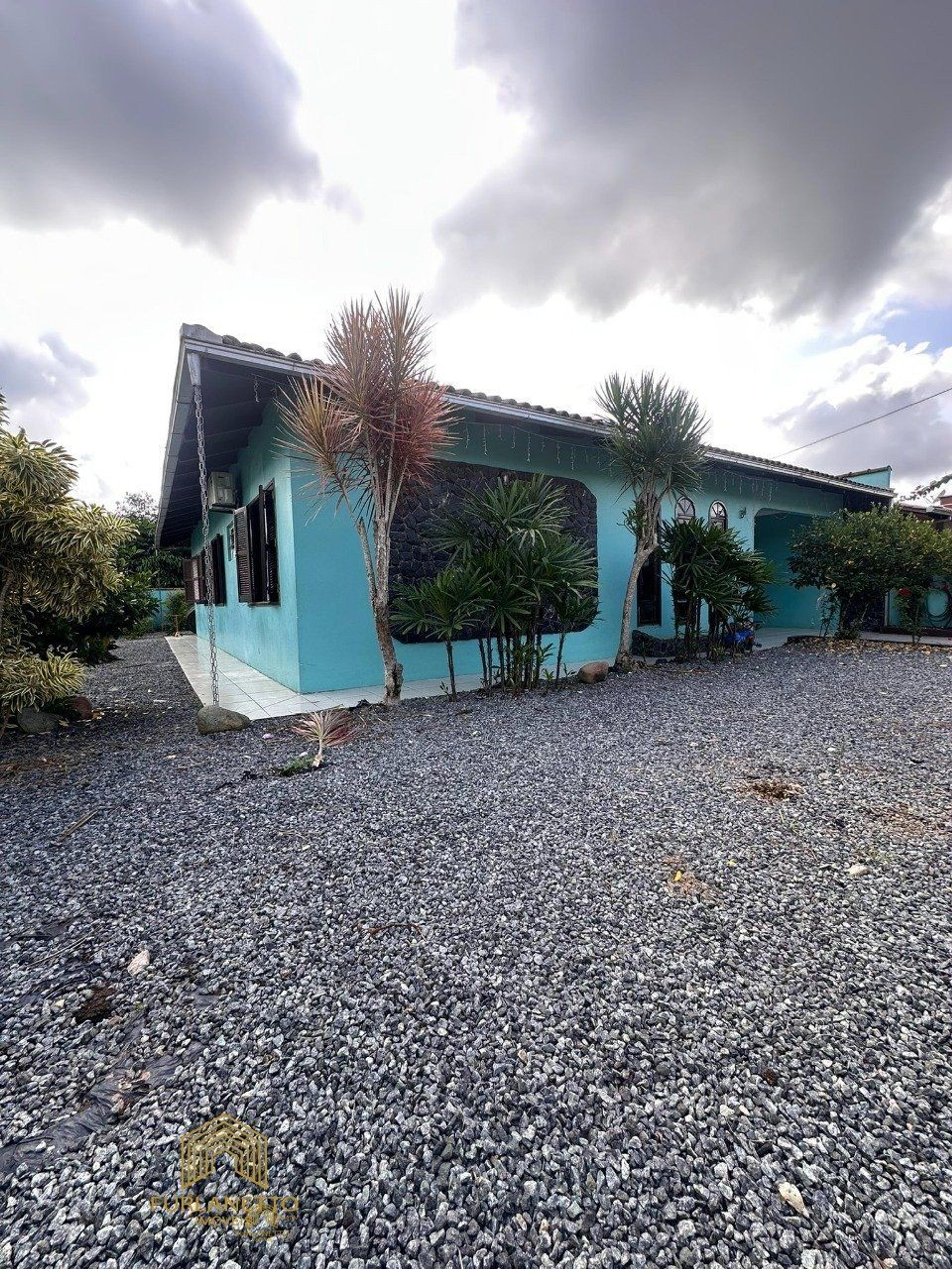 Casa Averbada à venda no Floresta