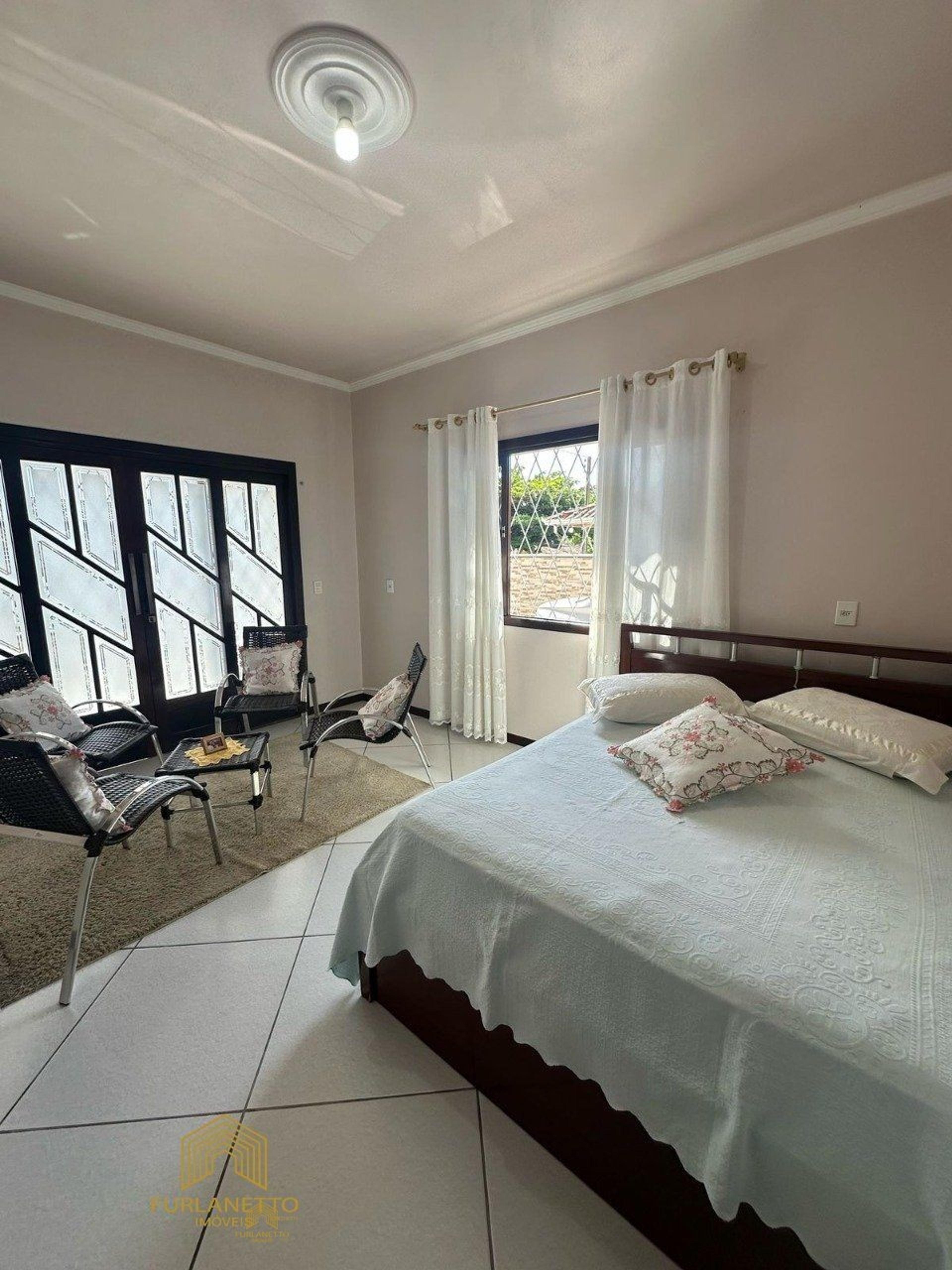 Linda casa na praia de Balneário Barra do Sul — foto 13