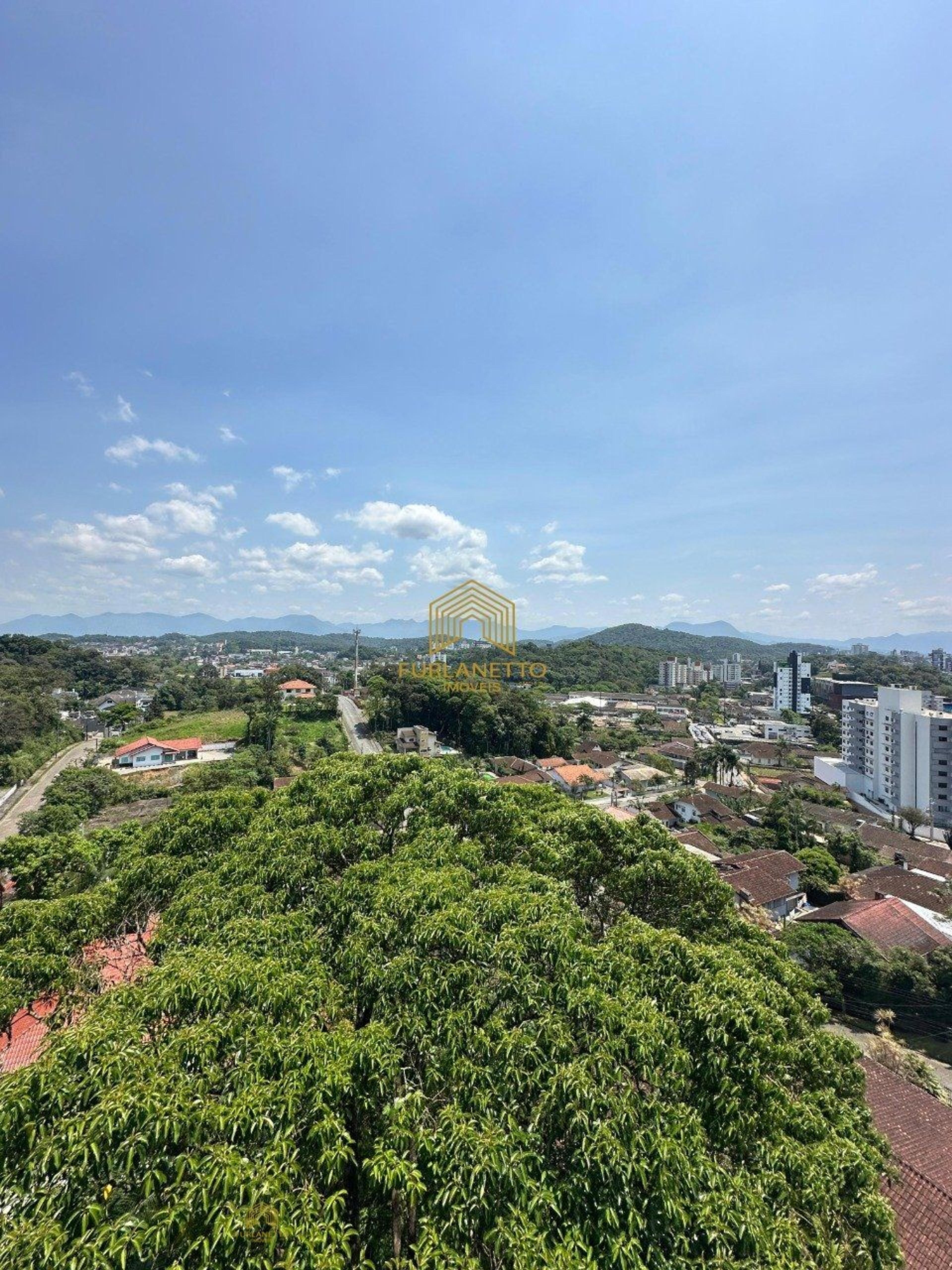 Ampla cobertura no bairro Floresta — foto 36