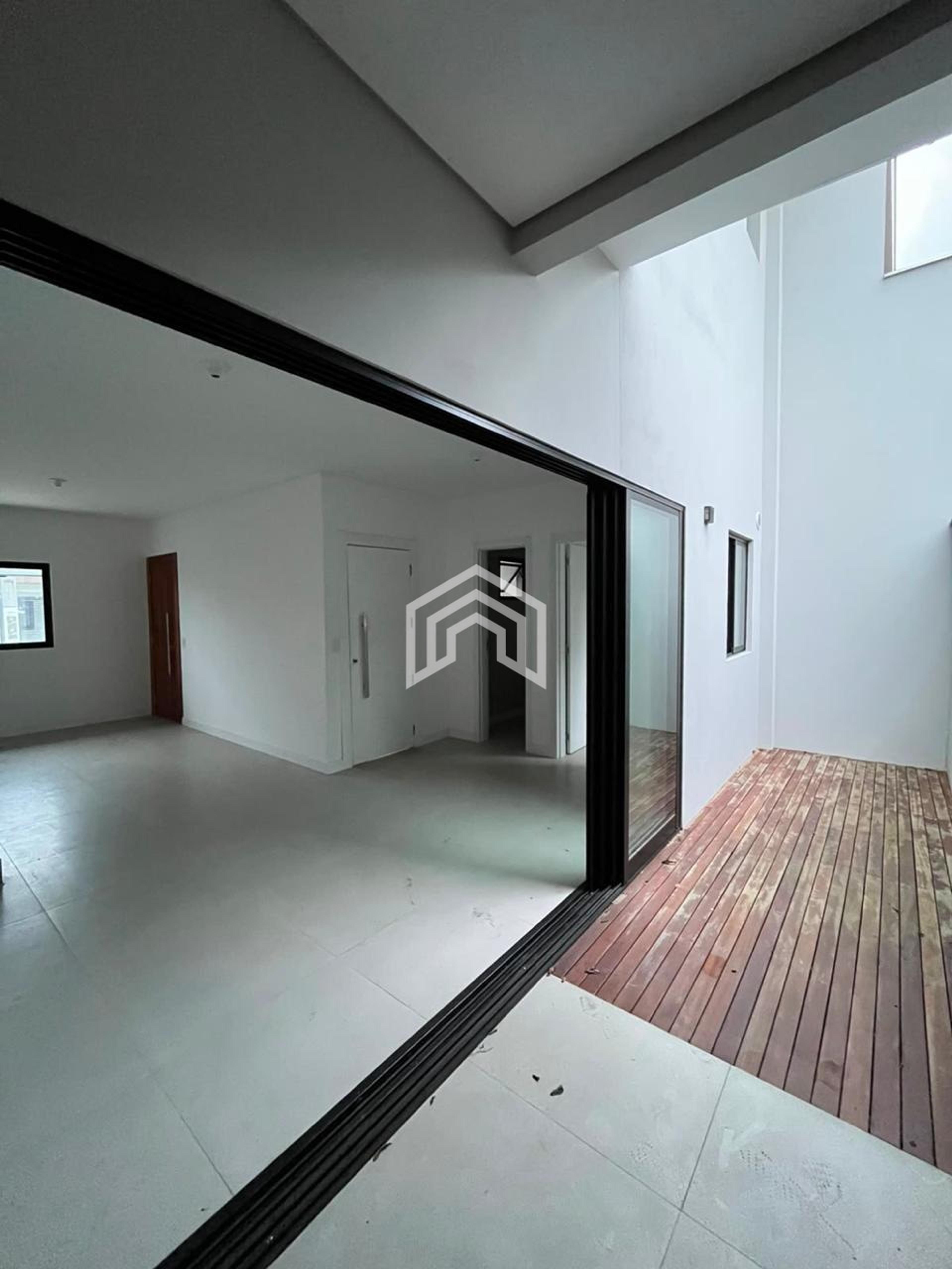 Casa geminado a venda no bairro Costa e silva com 3 quartos sendo 1 suíte e ampla área de churrasco — foto 6