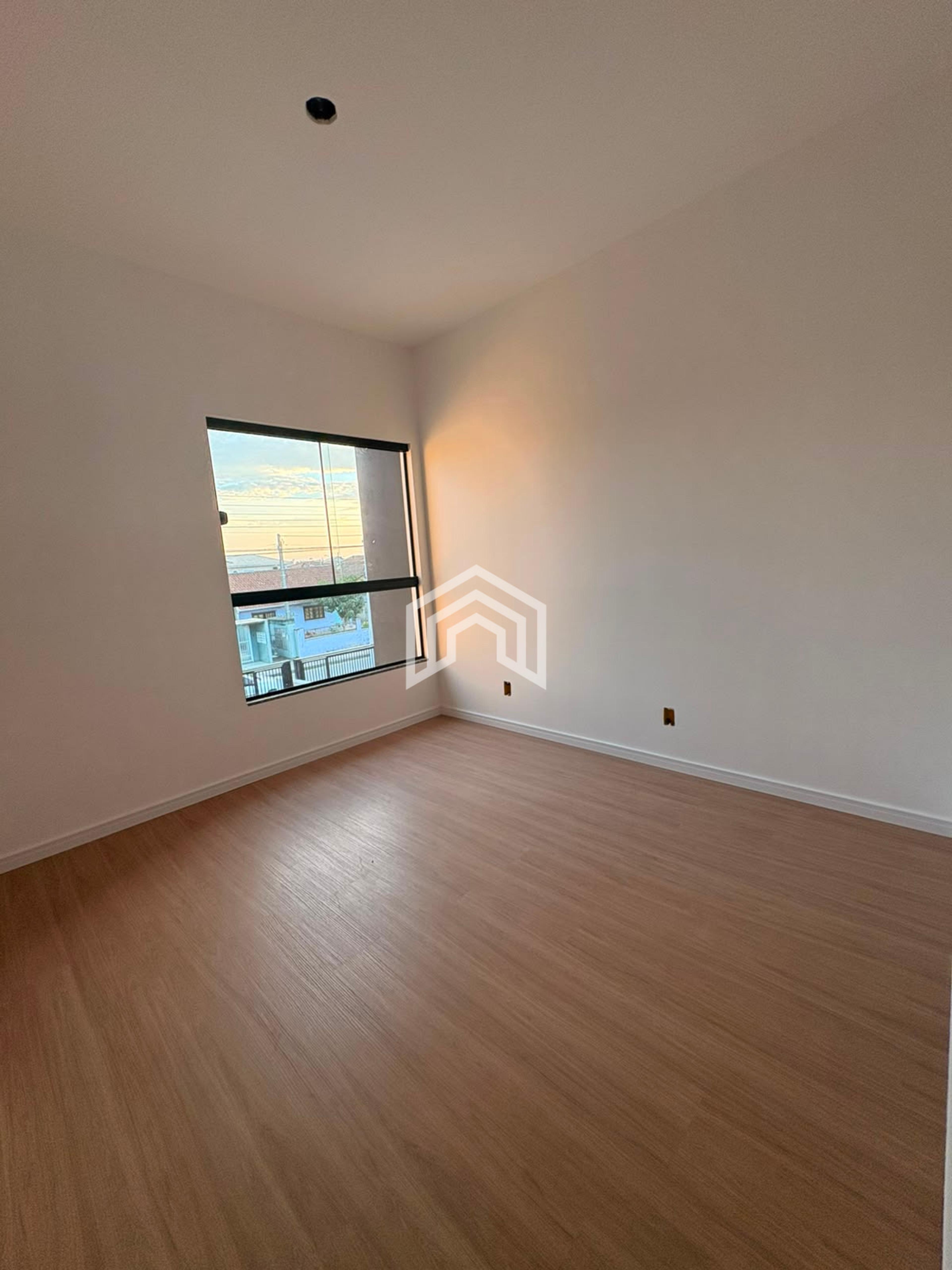 Casa geminado a venda no bairro Jardim Iririu com 2 quartos  7 metros de terreno nos fundos e 2 vagas de garagem — foto 6