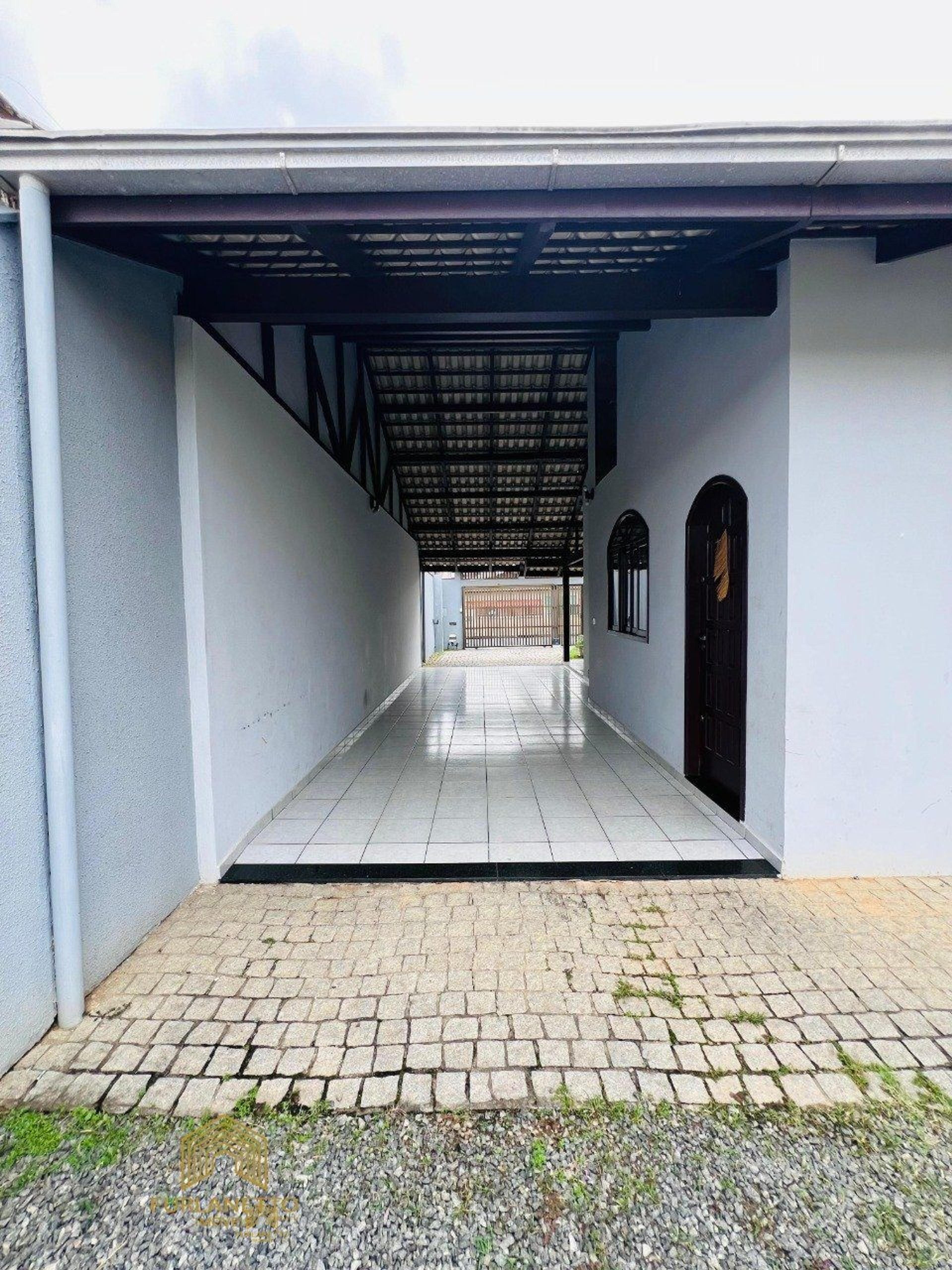 Ampla casa averbada com piscina no bairro Fátima — foto 5