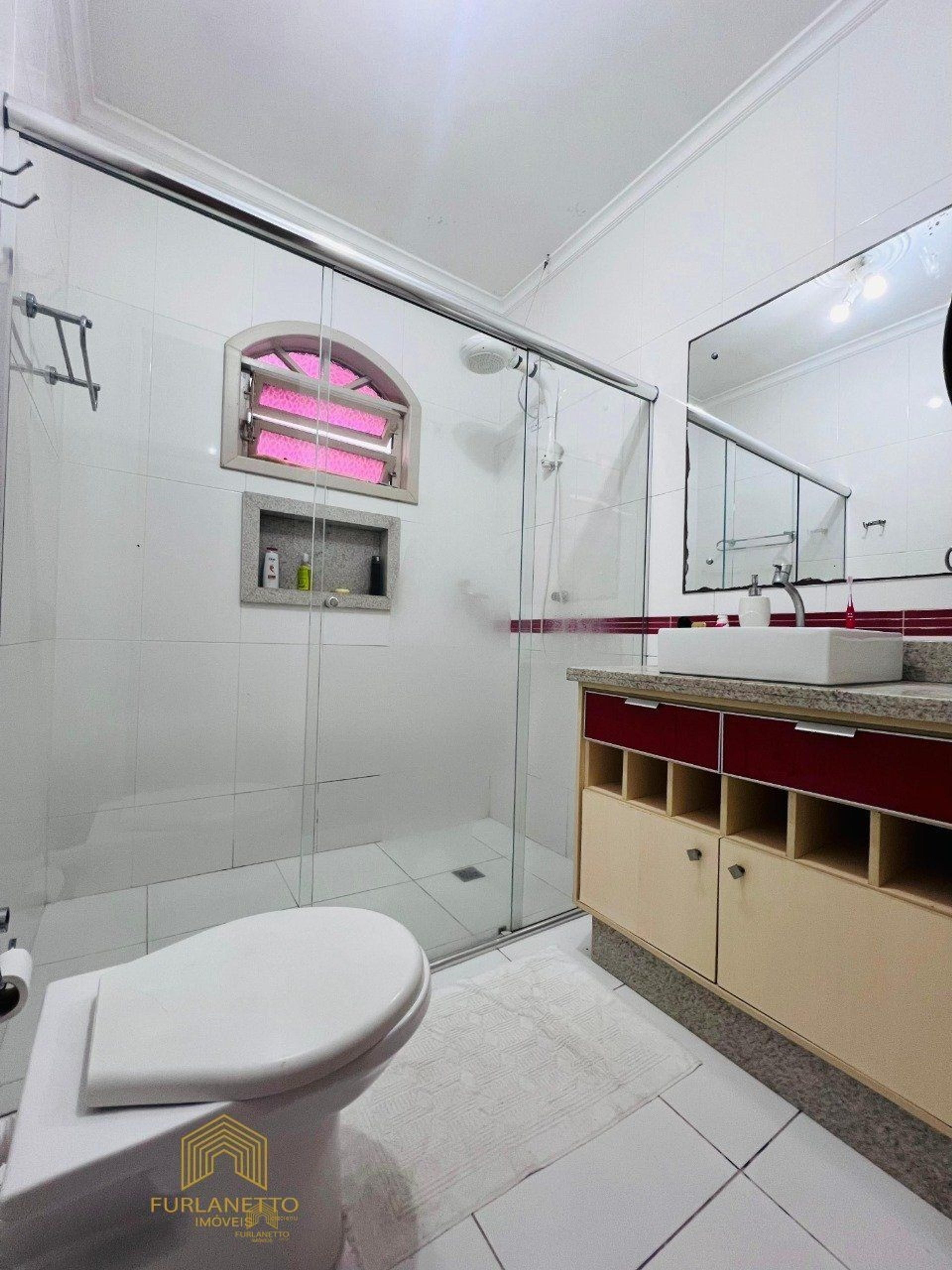 Ampla casa averbada com piscina no bairro Fátima — foto 36