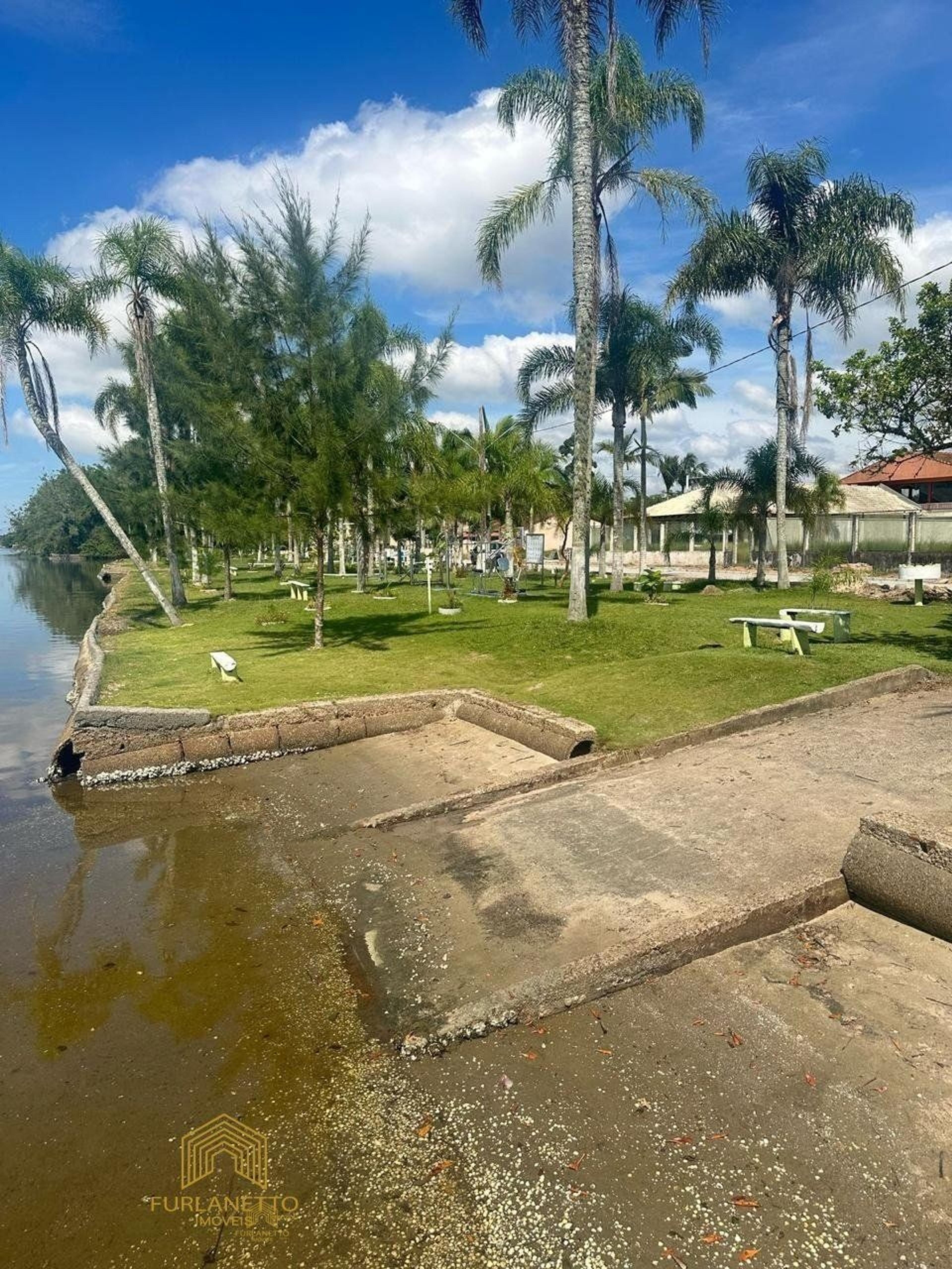 Linda casa na praia de Balneário Barra do Sul — foto 27